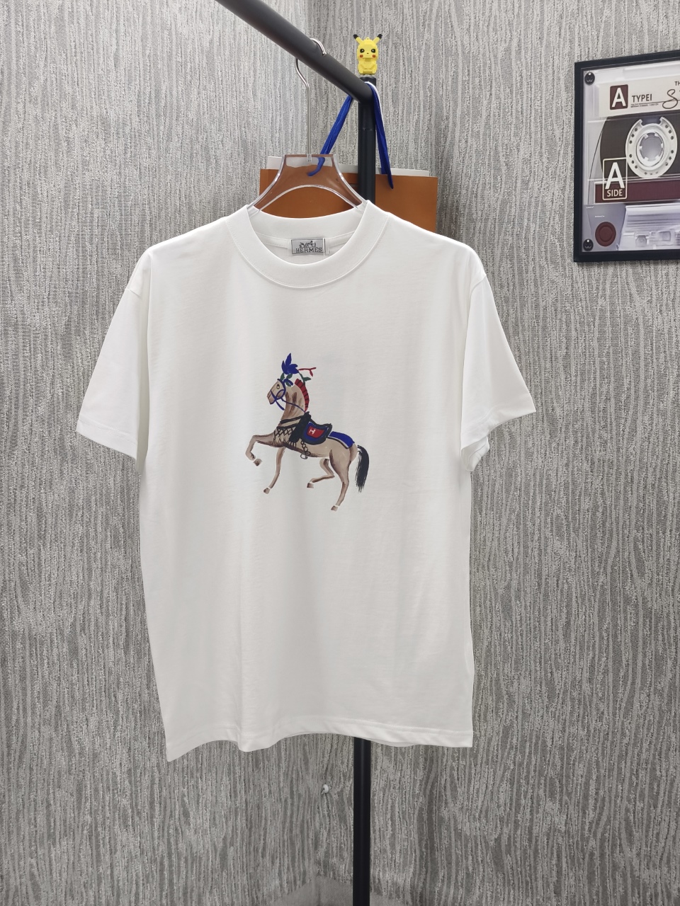 P80🌈🌈 Versión alta Hermes/爱马仕 Camiseta de manga corta con estampado de caballos, nueva temporada primavera/verano - […