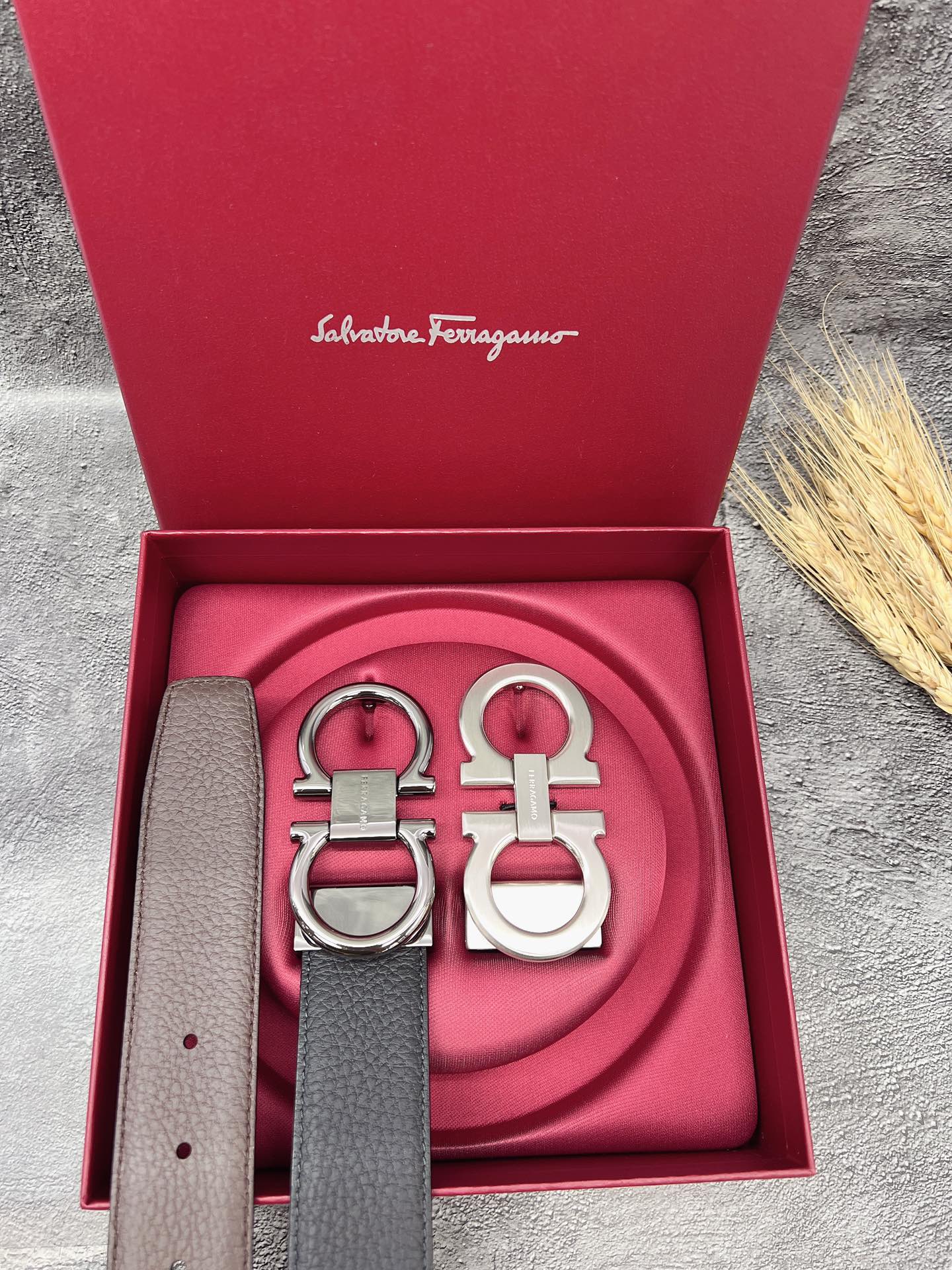 FERRAGAMO菲拉格慕双扣系列官网同款早秋新品宽度:3.5CM代购品质双扣可以互相使用带身双面进口小