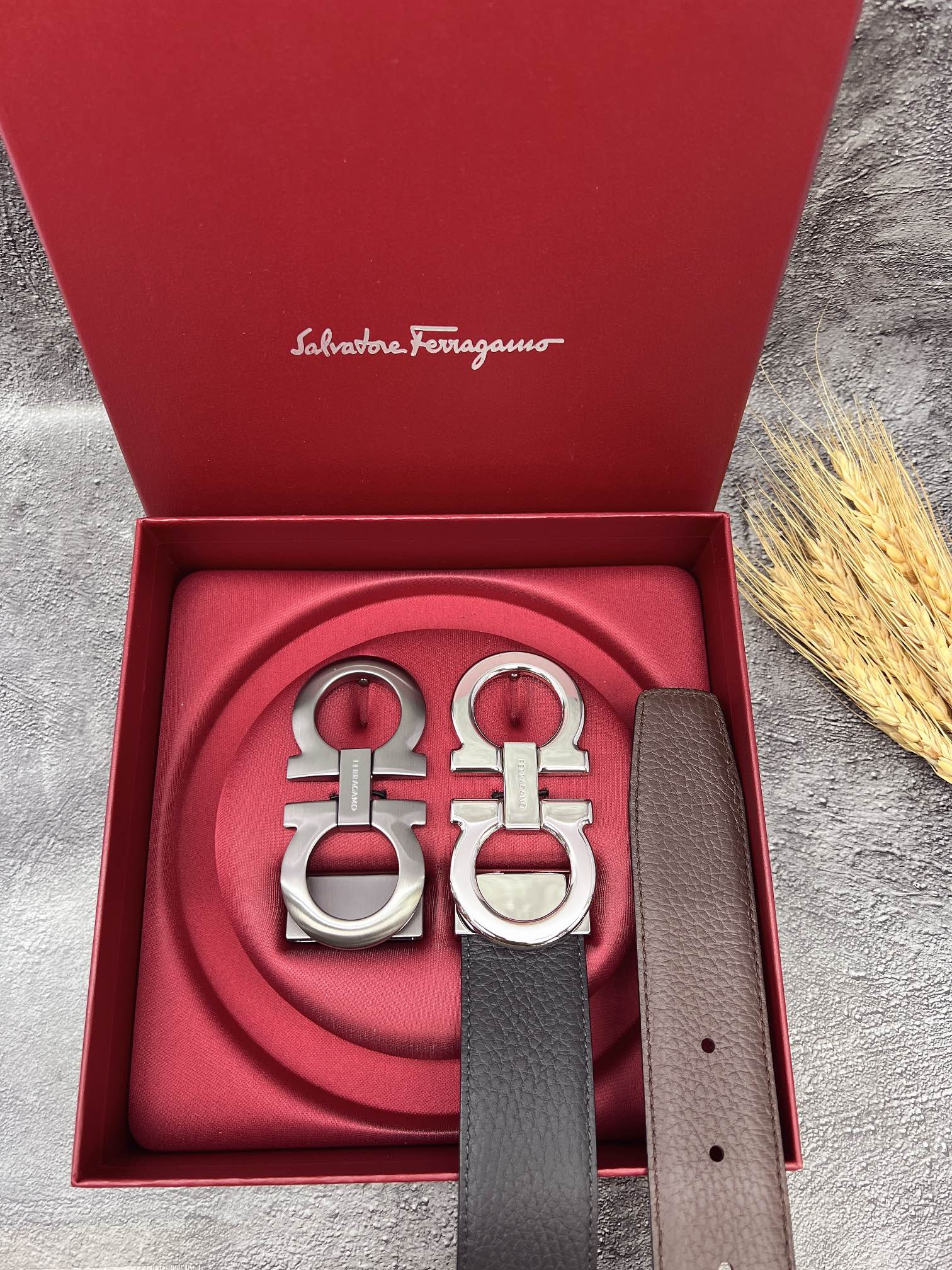 FERRAGAMO菲拉格慕双扣系列官网同款早秋新品宽度:3.5CM代购品质双扣可以互相使用带身双面进口小