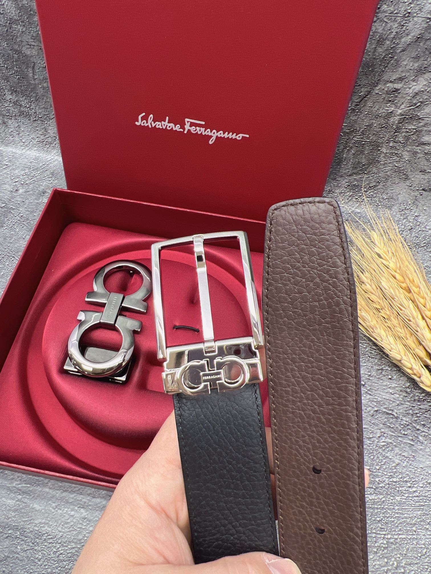 FERRAGAMO菲拉格慕双扣系列官网同款早秋新品宽度:3.5CM代购品质双扣可以互相使用带身双面进口小