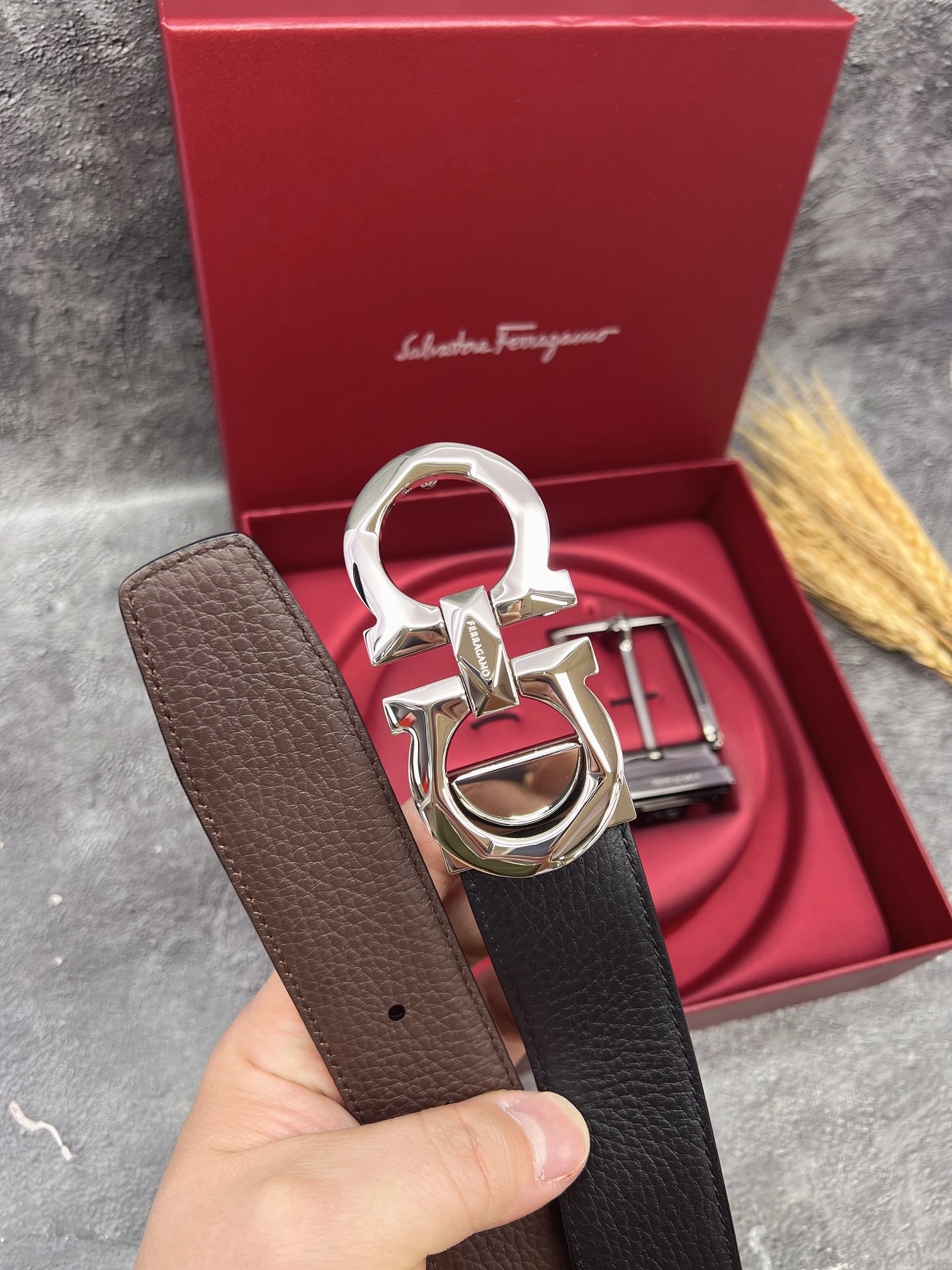 FERRAGAMO菲拉格慕双扣系列官网同款早秋新品宽度:3.5CM代购品质双扣可以互相使用带身双面进口小