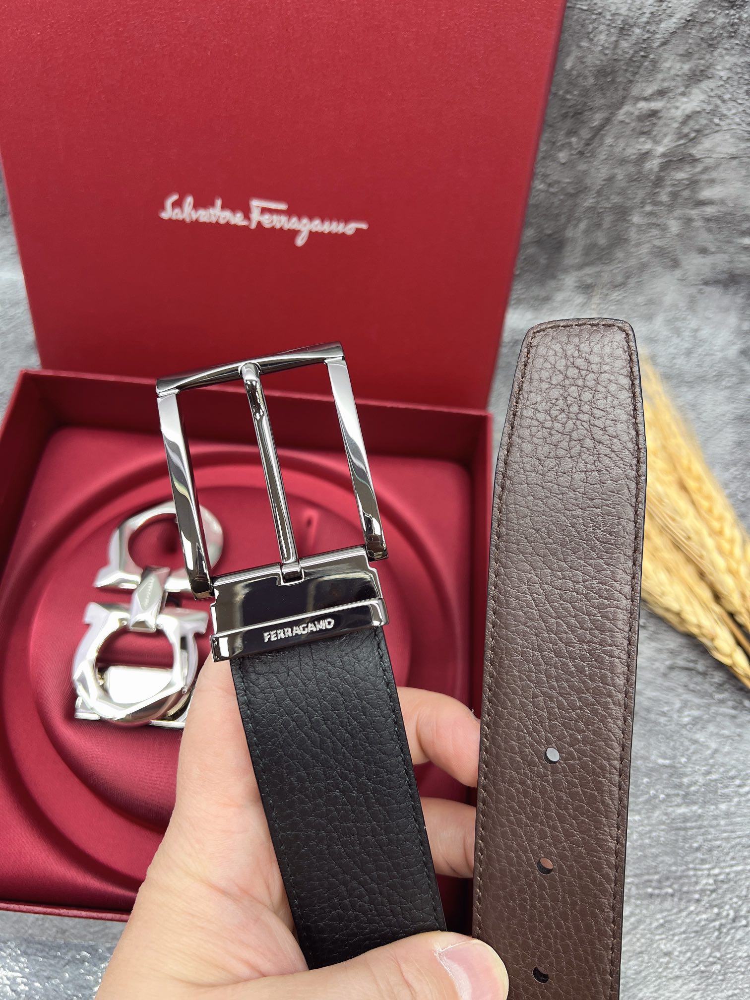 FERRAGAMO菲拉格慕双扣系列官网同款早秋新品宽度:3.5CM代购品质双扣可以互相使用带身双面进口小