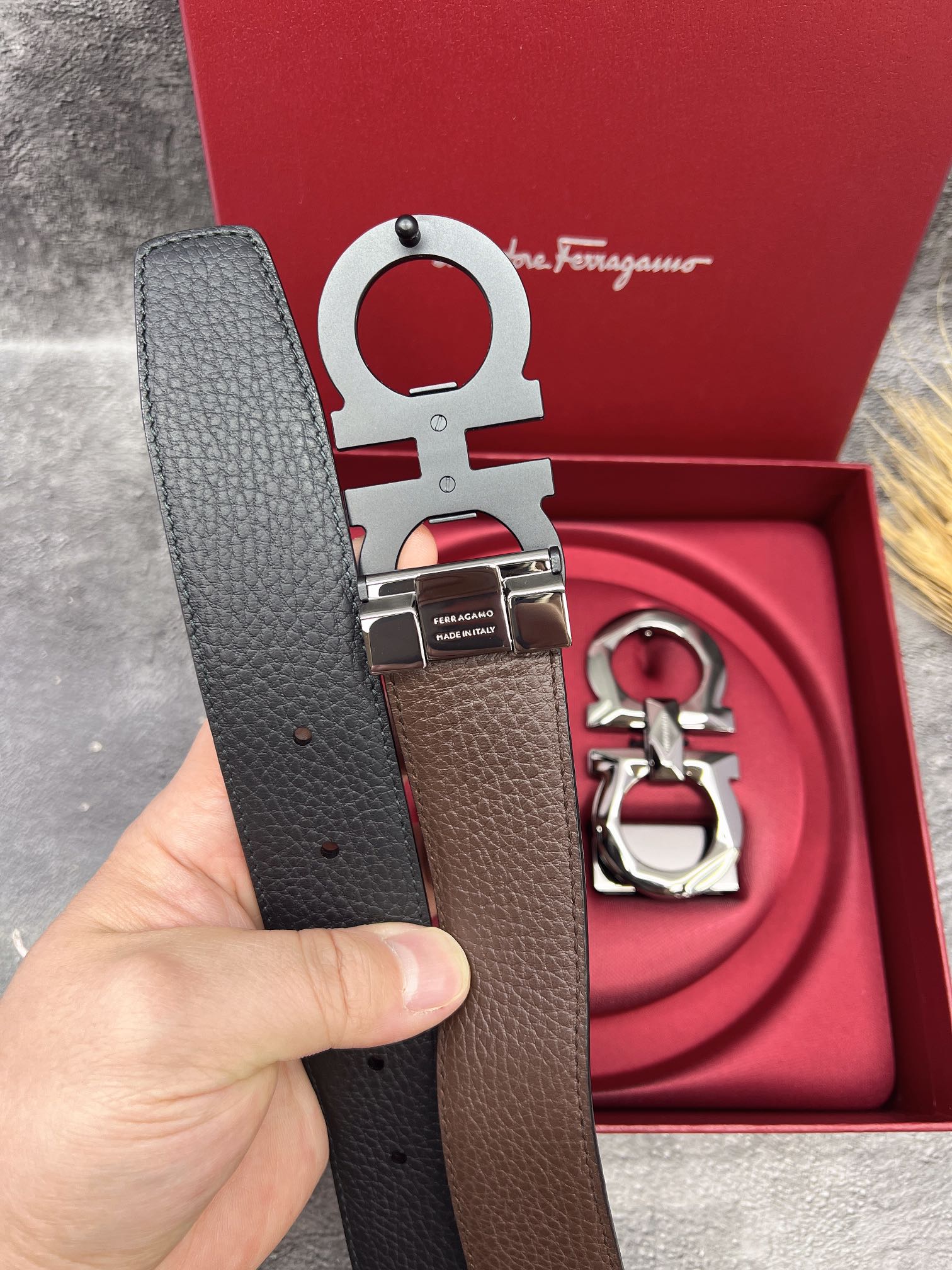 FERRAGAMO菲拉格慕双扣系列官网同款早秋新品宽度:3.5CM代购品质双扣可以互相使用带身双面进口小