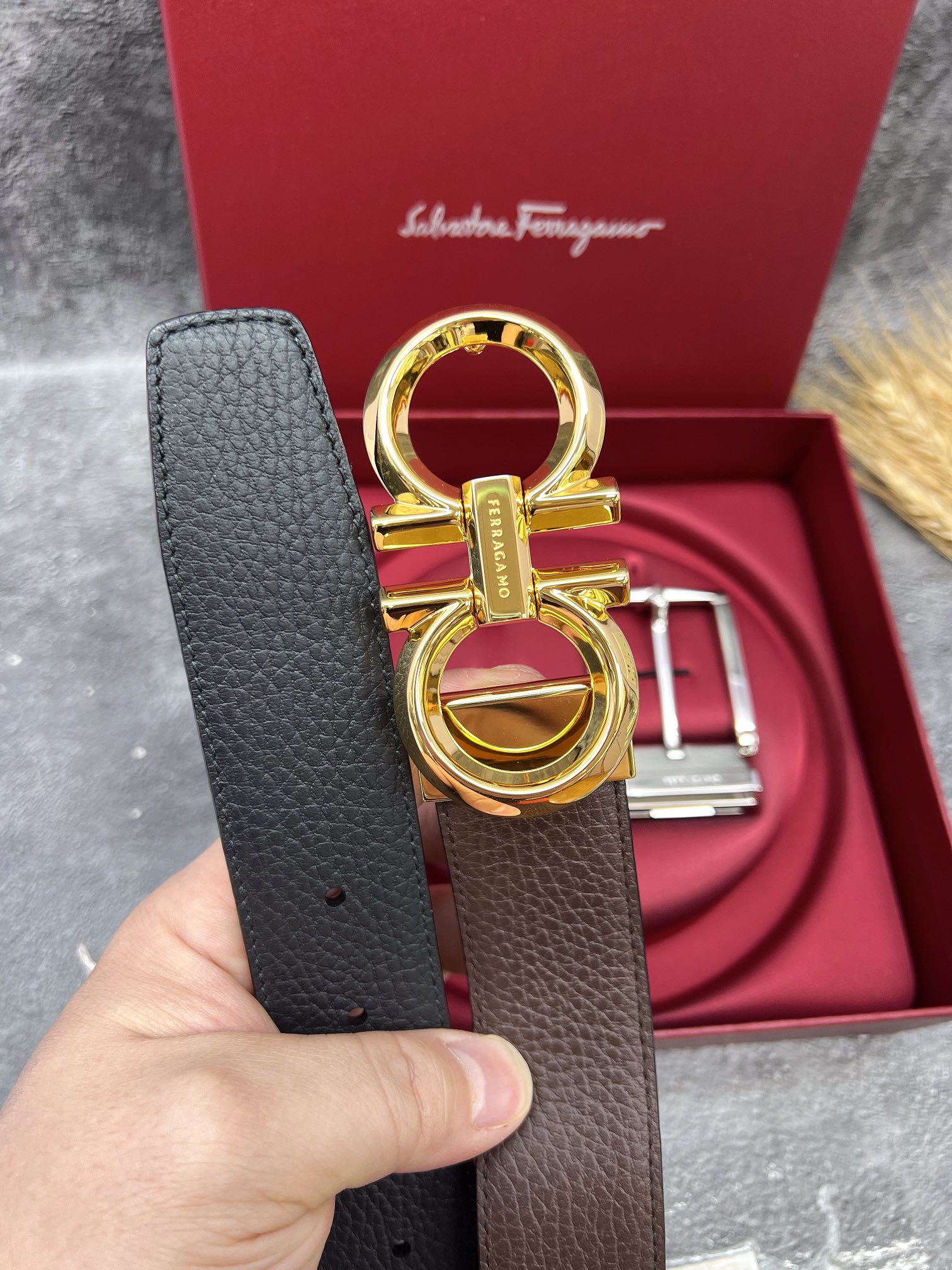 FERRAGAMO菲拉格慕双扣系列官网同款早秋新品宽度:3.5CM代购品质双扣可以互相使用带身双面进口小