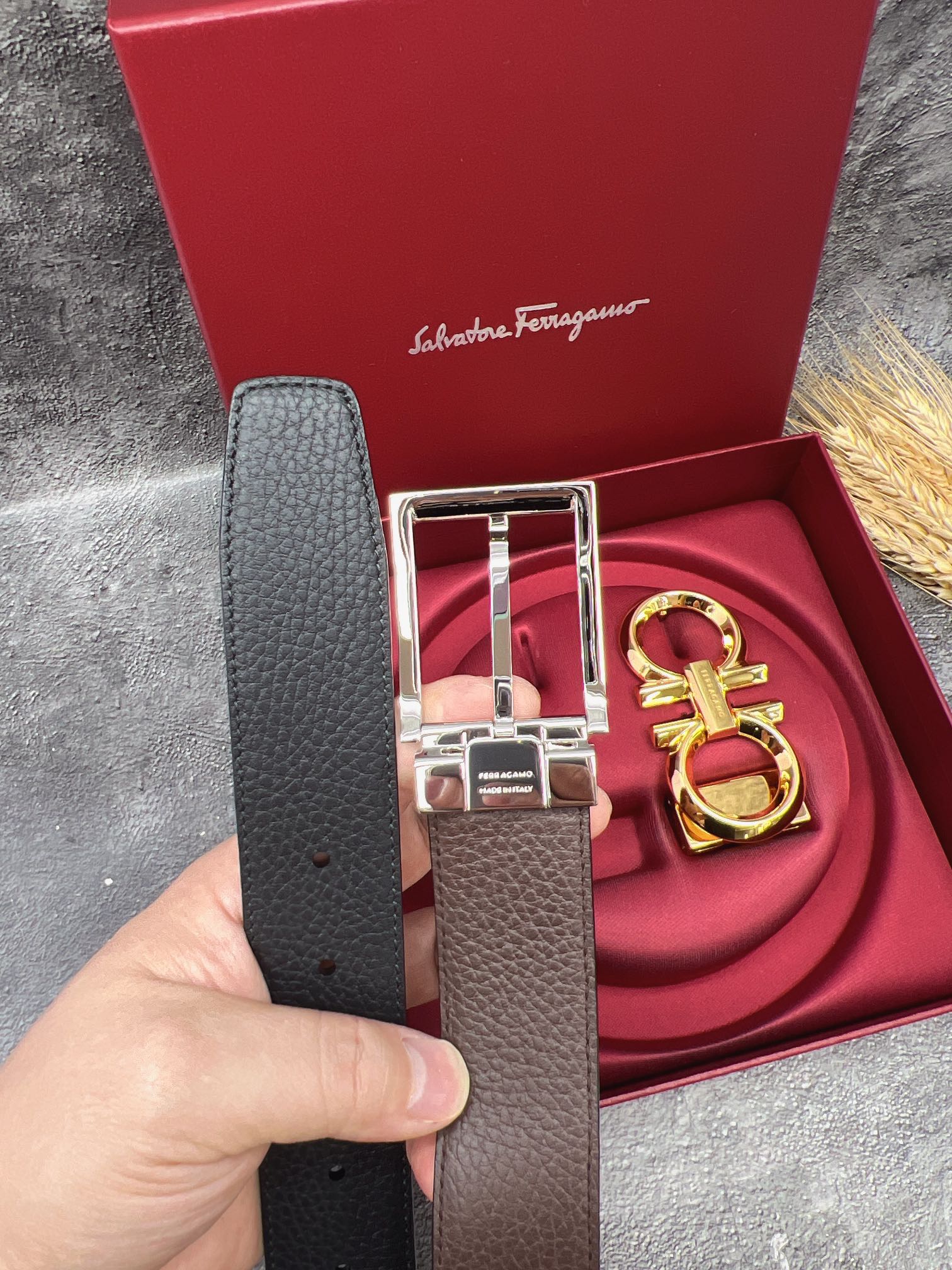 FERRAGAMO菲拉格慕双扣系列官网同款早秋新品宽度:3.5CM代购品质双扣可以互相使用带身双面进口小