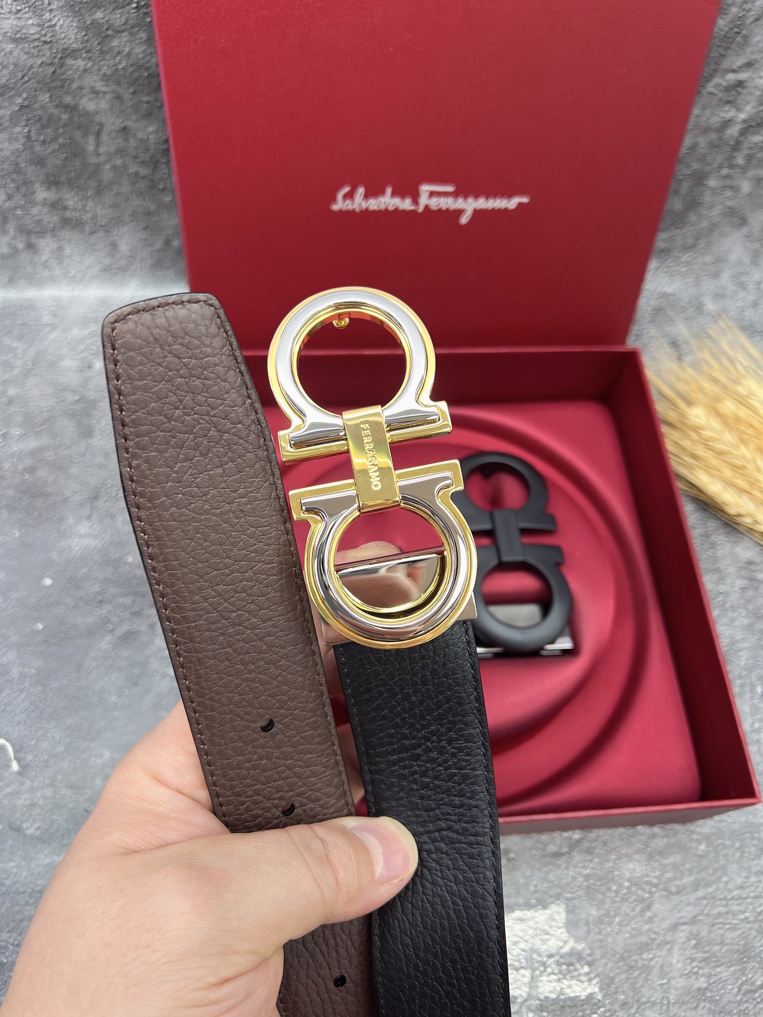 FERRAGAMO菲拉格慕双扣系列官网同款早秋新品宽度:3.5CM代购品质双扣可以互相使用带身双面进口小