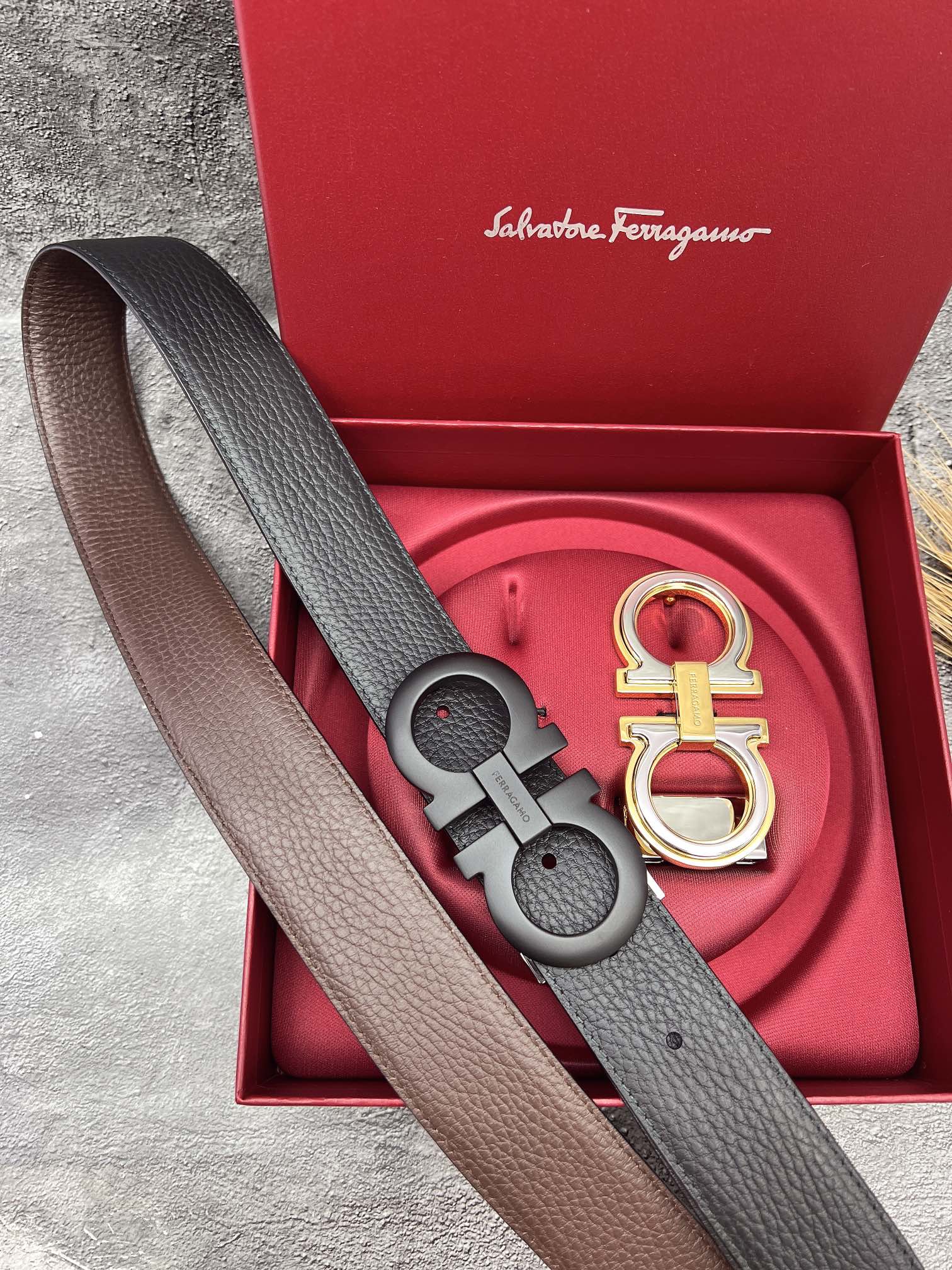 FERRAGAMO菲拉格慕双扣系列官网同款早秋新品宽度:3.5CM代购品质双扣可以互相使用带身双面进口小