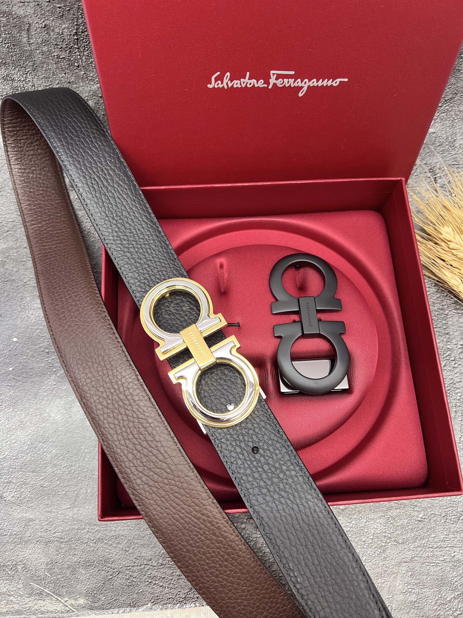 FERRAGAMO菲拉格慕双扣系列官网同款早秋新品宽度:3.5CM代购品质双扣可以互相使用带身双面进口小