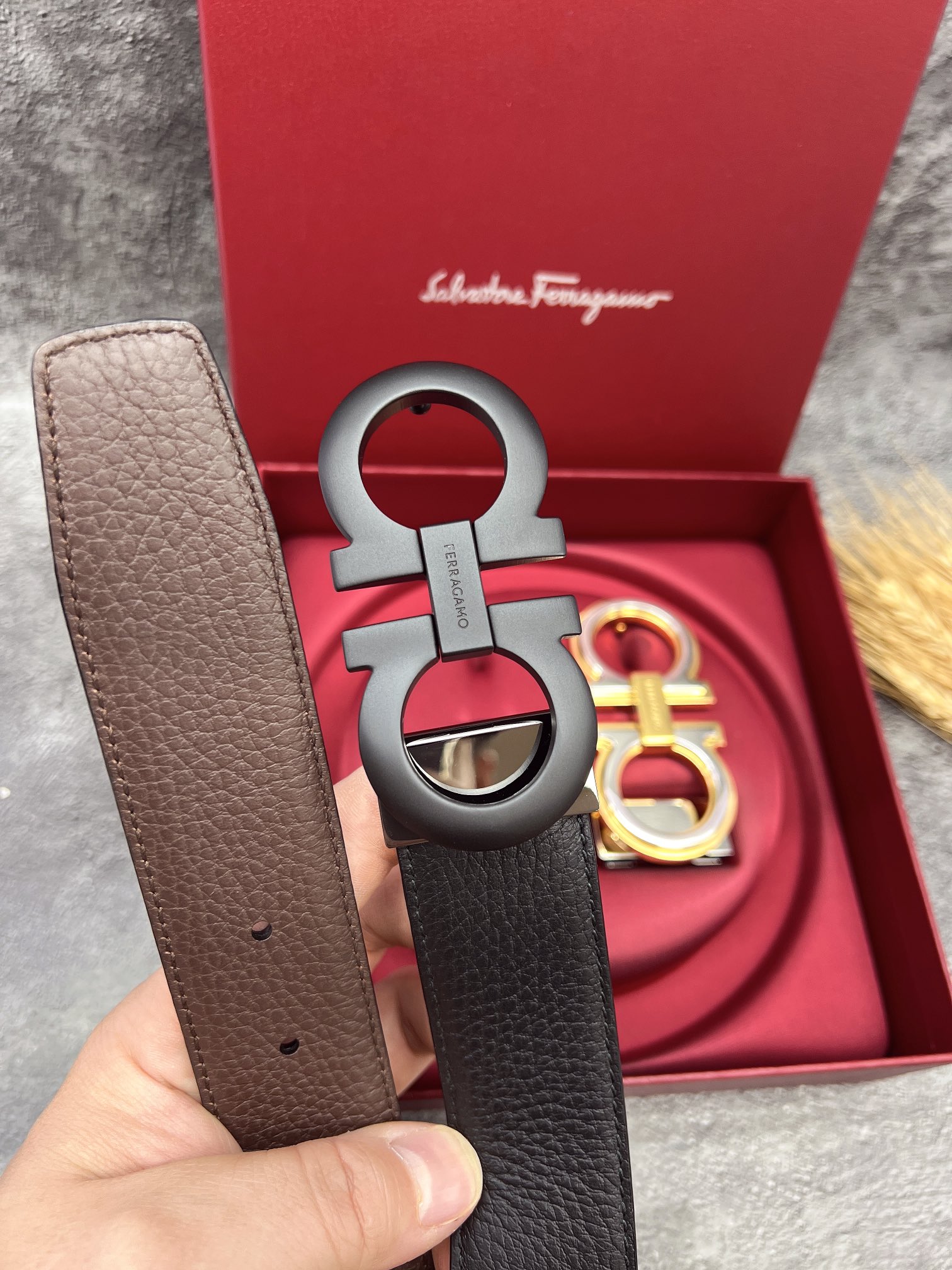 FERRAGAMO菲拉格慕双扣系列官网同款早秋新品宽度:3.5CM代购品质双扣可以互相使用带身双面进口小