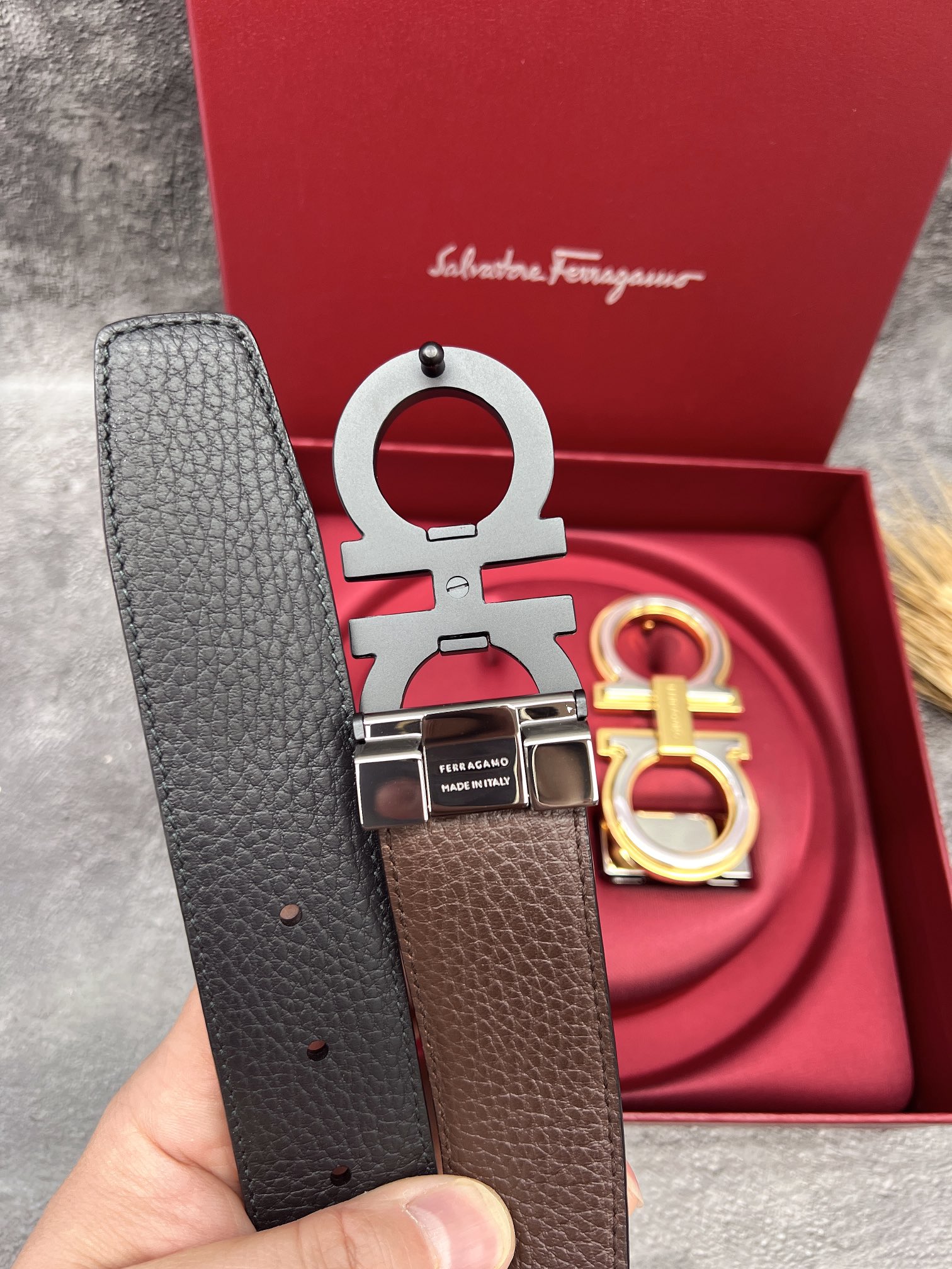 FERRAGAMO菲拉格慕双扣系列官网同款早秋新品宽度:3.5CM代购品质双扣可以互相使用带身双面进口小