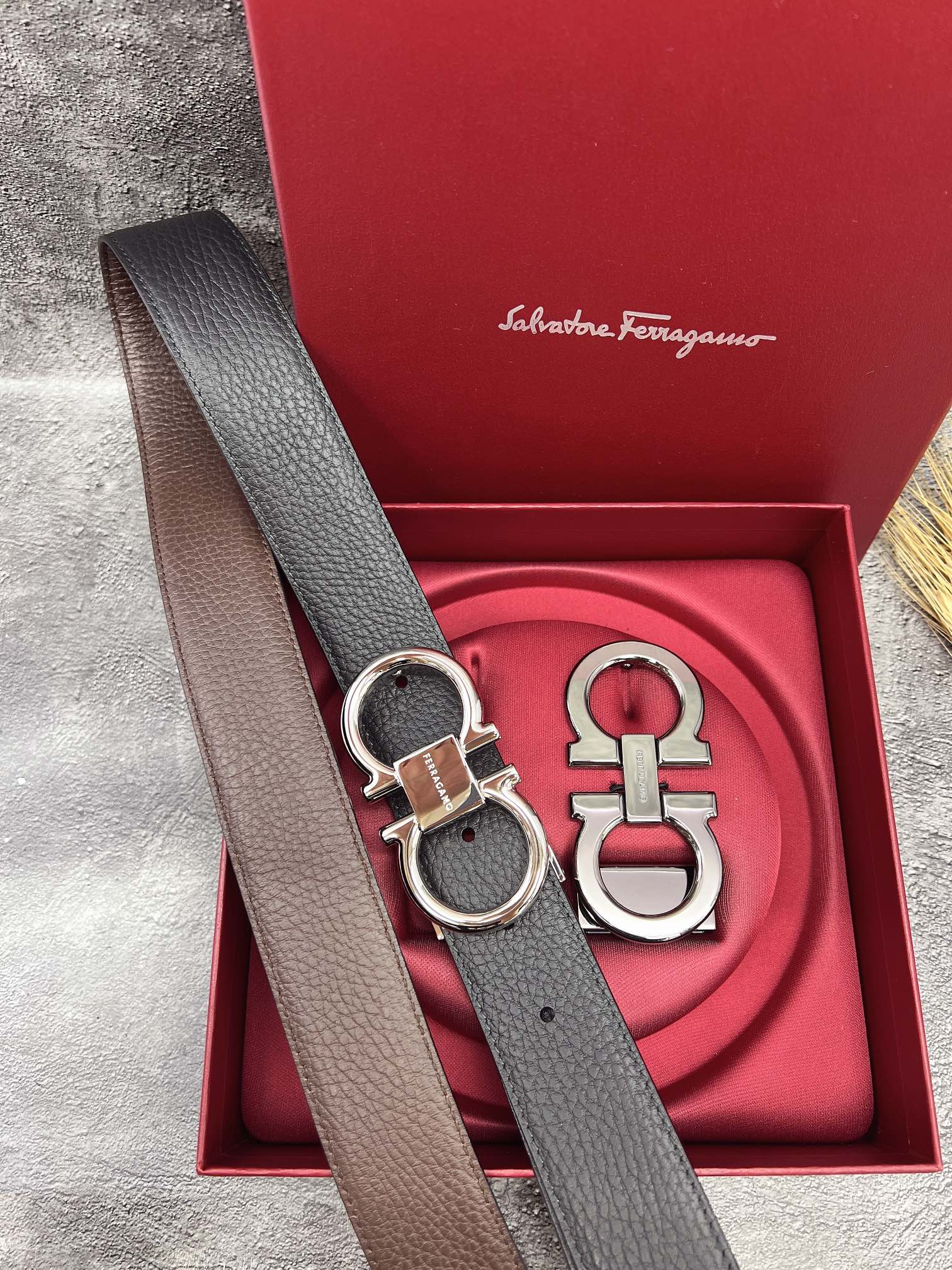 FERRAGAMO菲拉格慕双扣系列官网同款早秋新品宽度:3.5CM代购品质双扣可以互相使用带身双面进口小