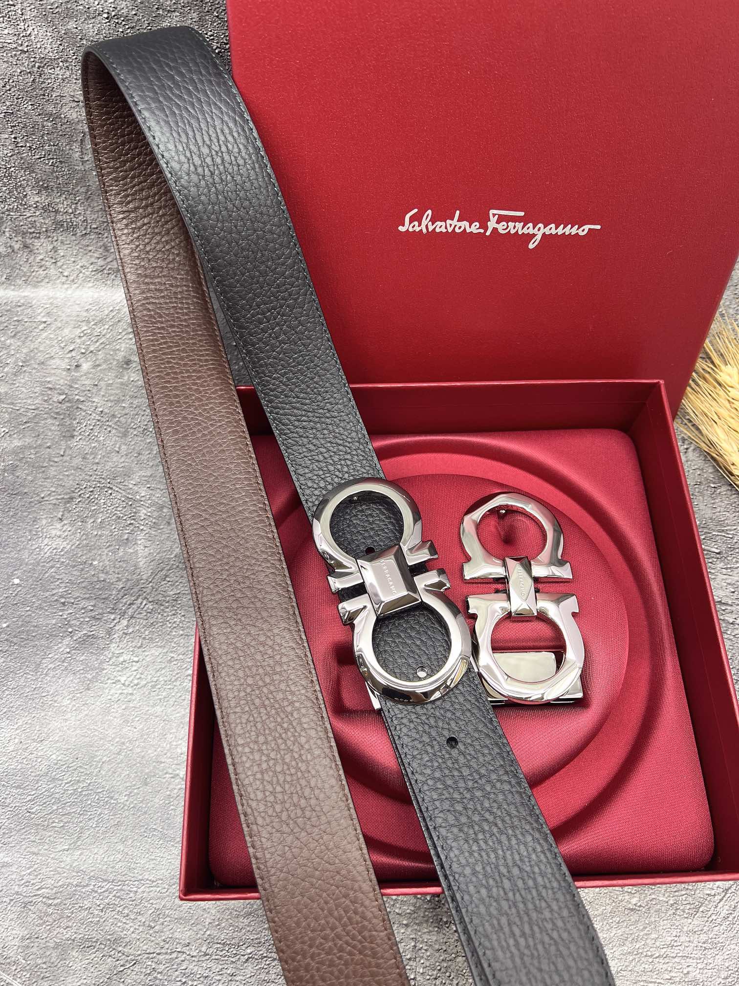 FERRAGAMO菲拉格慕双扣系列官网同款早秋新品宽度:3.5CM代购品质双扣可以互相使用带身双面进口小