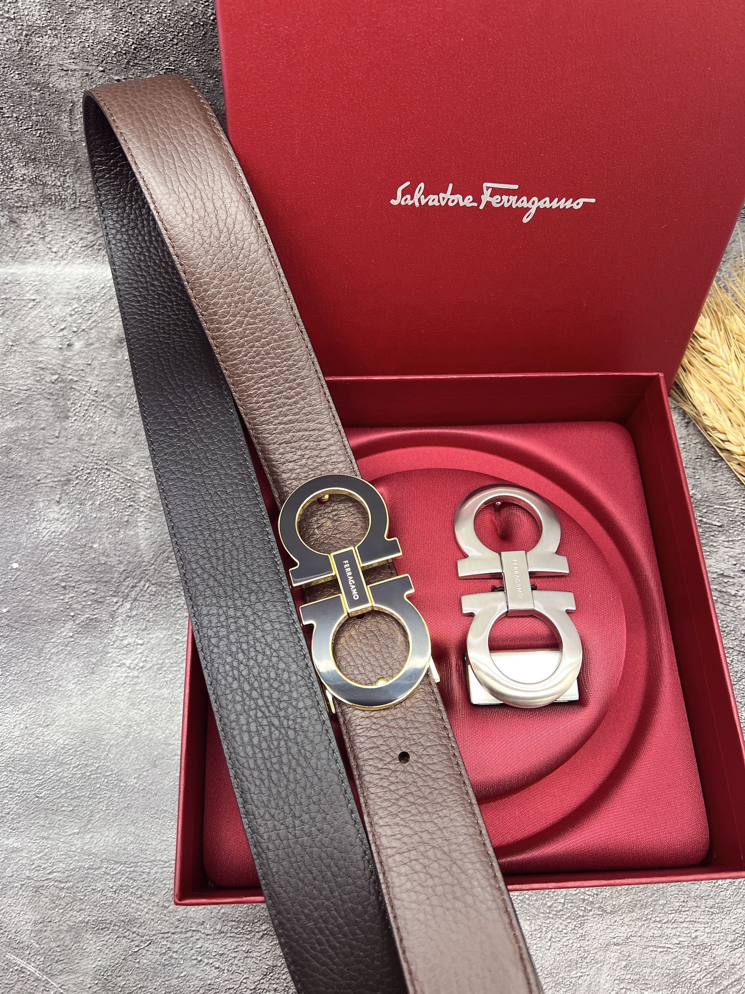 FERRAGAMO菲拉格慕双扣系列官网同款早秋新品宽度:3.5CM代购品质双扣可以互相使用带身双面进口小