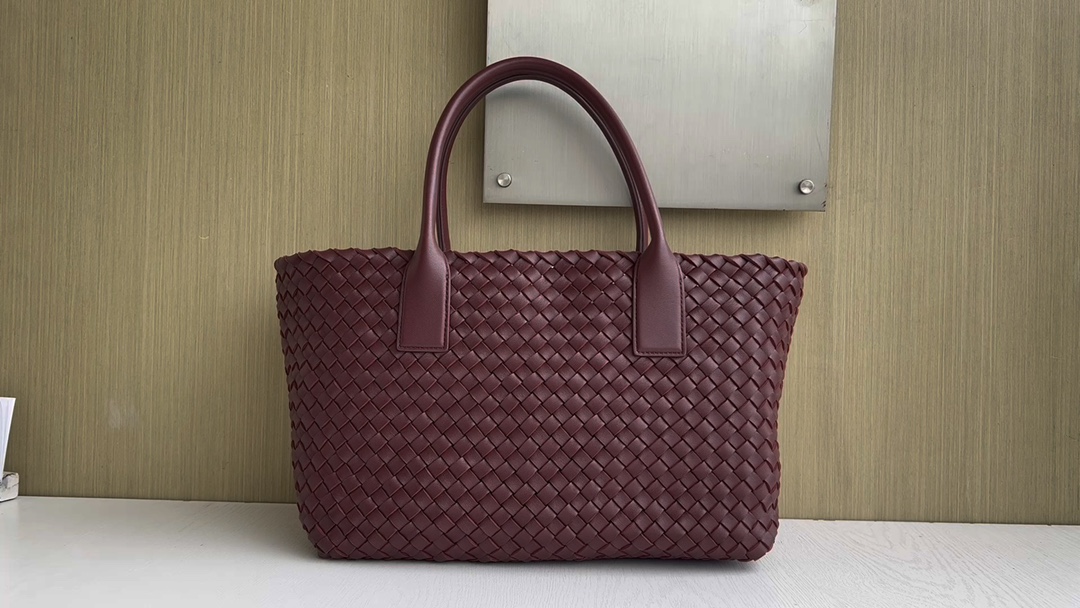 Bottega Veneta Advanced details