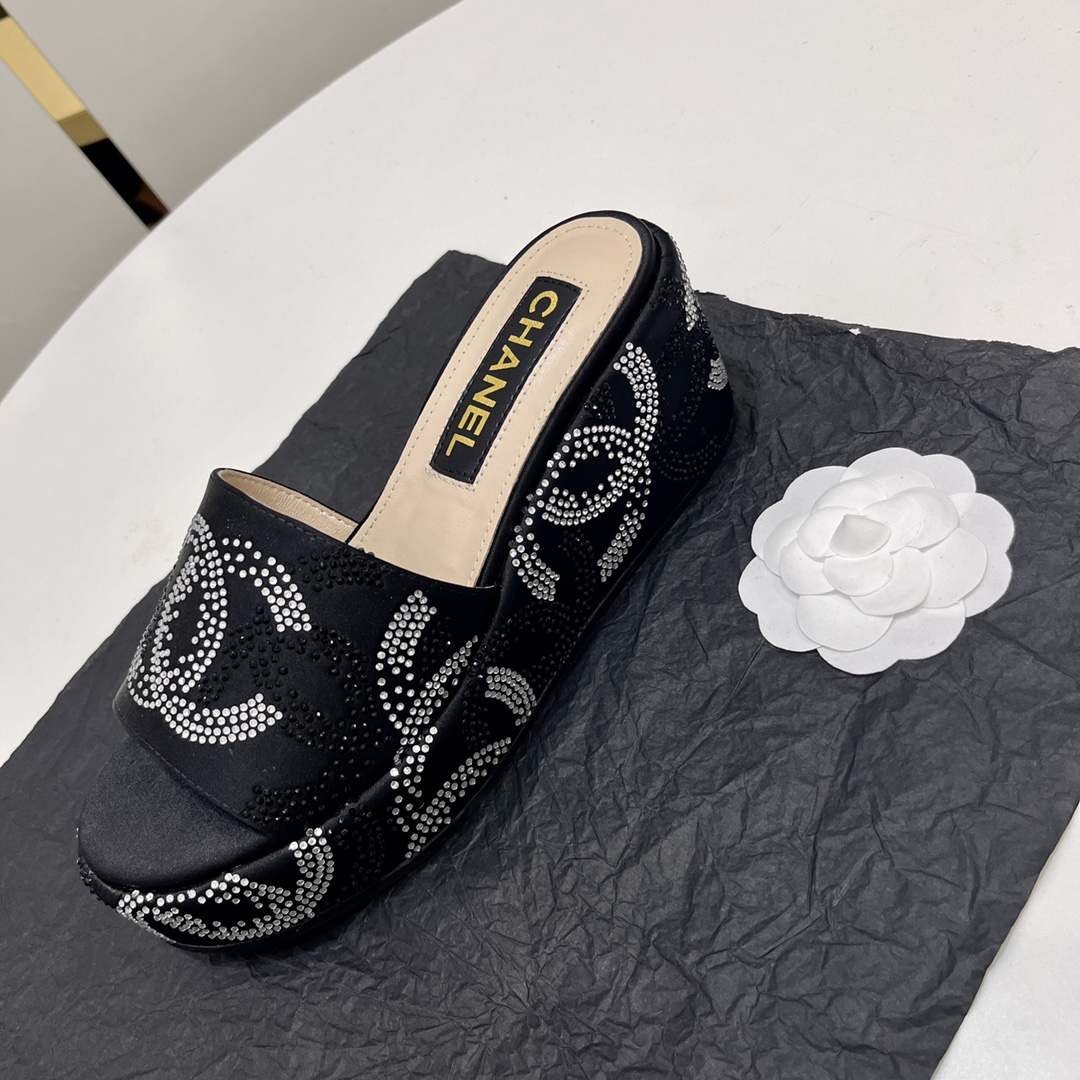 Chanel Shoes Slippers Buy Sell
 Silk Spring/Summer Collection