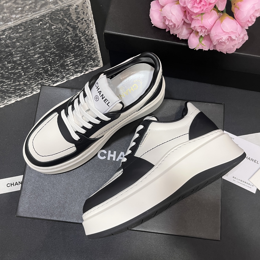 NO:265854,Chanel Chanel's new cowhide thick-soled biscuit shoes, panda shoes, white shoes, internet celebrity celebrity Xiaohongshu, slim and long legs, high appearance, comfortable height increase by 5 cm, minimalist style, cowhide fabric, water-dyed cowhide footbed original open mold high elastic rubber sponge cake sole Size35-39 (customized for 34.40), casual shoes/sports shoes, chanel, chanel, sneakers, cowhide19860909Chanel香奈儿新款牛皮面厚底饼干鞋熊猫鞋小白鞋 网红明星小红书狂追热推 显瘦显腿长 高颜值舒适增高5厘米 极简的风格 牛皮面料 水染牛皮垫脚原版开模高弹橡胶松糕大底 Size35-39（34.40定做）,休闲鞋/运动鞋,chanel,chanel,sneakers,cowhide,Women's Shoes