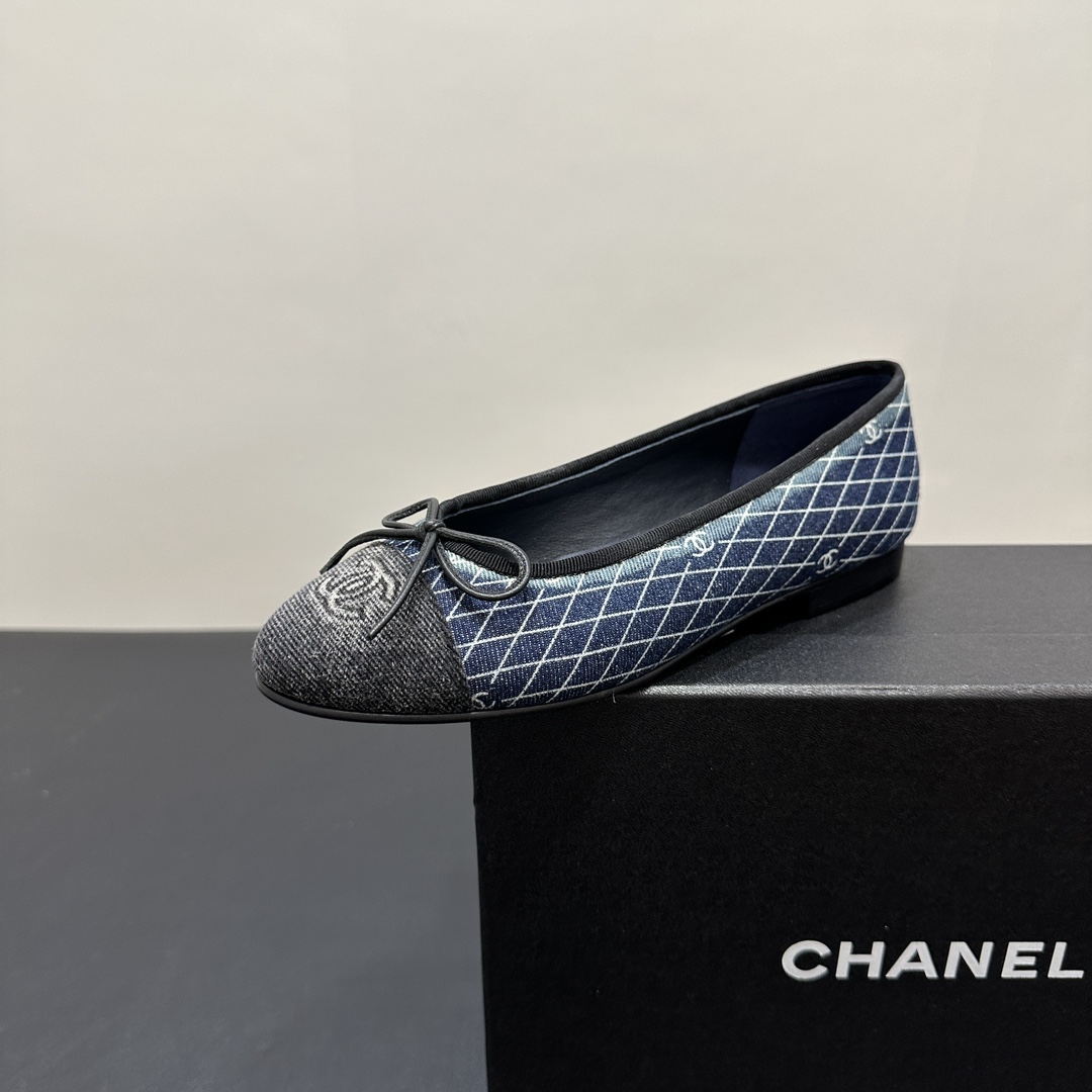 NO:265843,CHANEL Chanel small floral ballet shoes flat bow splicing single shoes purchased for 8,500 yuan!  !  !  Original genuine denim made of old, full-layer leather sole, market-specific products Official catalog Number of 35~39 (34.40.41.42 set), ballet shoes, chanel, chanel, Leather soles19860909CHANEL香奈儿小香风芭蕾舞鞋平底蝴蝶结拼接单鞋 专柜以8500购入！！！原厂正品牛仔做旧,全层真皮大底,市面上对版货品 官方目录 码数35~39（34.40.41.42定）,芭蕾舞鞋,chanel,chanel,Leather soles,Women's Shoes