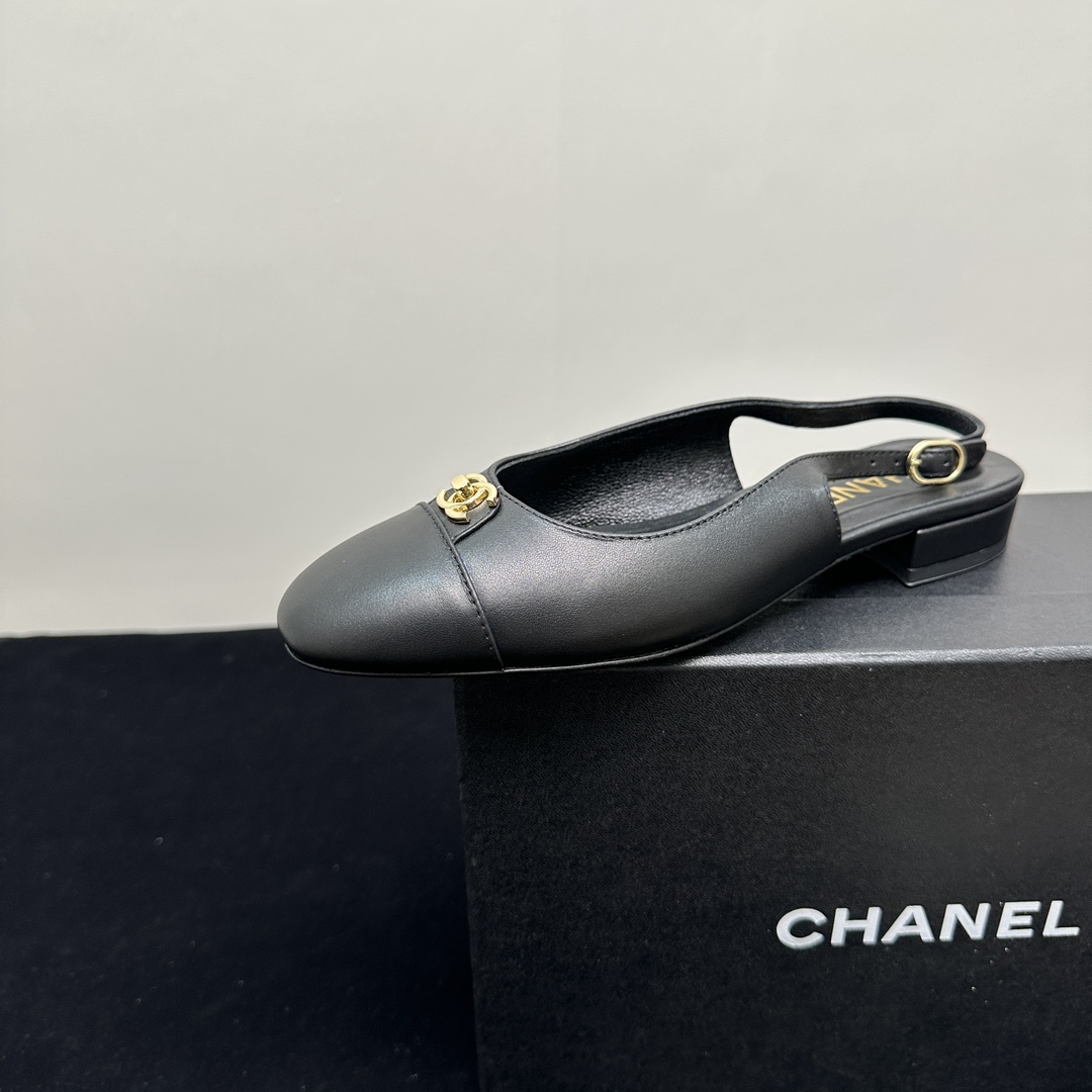 NO:243138,CHANEL Chanel｜Xiaoxiang 25P new classic double C thick heel color-blocking sandals!  The upper is made of sheepskin, the inner tiptoe is all silk sheepskin, imported cowhide, heel height 1.5cm size35-39 (customized by 40/41), sandals, chanel, chanel, sandals, cowhide, sheepskin19860909CHANEL香奈儿｜小香25P新品经典 双C粗跟后空拼色拼接凉鞋！ 鞋面采用羊皮 内里踮脚均为丝绸羊皮 意大利进口牛皮大底 跟高1.5cm size35-39（40/41定制）,凉鞋,chanel,chanel,sandals,cowhide,sheepskin,Women's Shoes