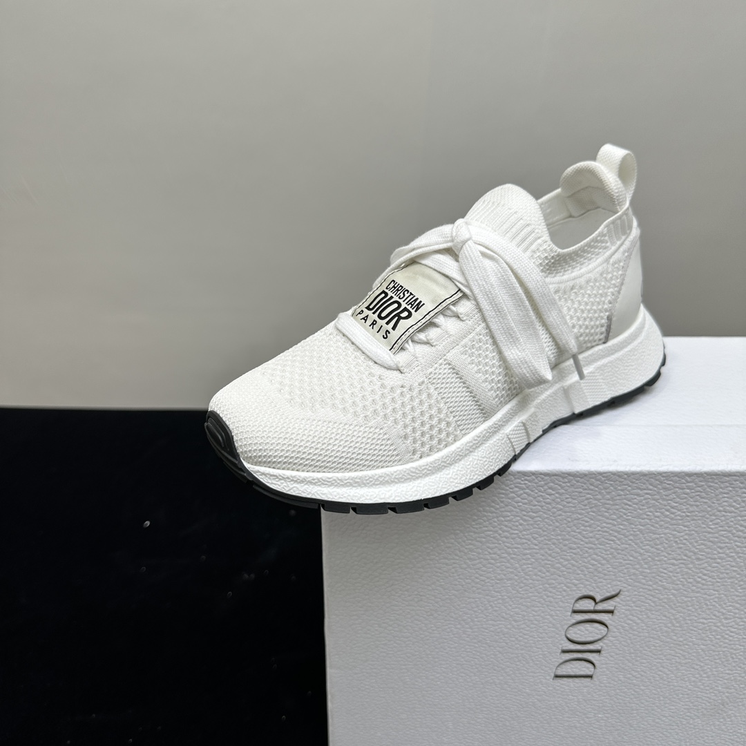 NO:264486,DIOR CHRONO High-end new style, casual, business, integrated sports shoes, flying socks, shoes. Simple and super versatile. Upper matching Logo cloth. It is perfect and luxurious to wear with spring, summer, autumn and winter clothing. It is even more comfortable to wear!  The original material is disassembled and perfectly replicated. The flying woven upper is breathable and comfortable. The original super light TPU absorbent film and anti-slip sole. It is unique. It is full of details and fine workmanship. It is worth owning. The configuration counter is original packaging. 3 colors are included SIZE35--40 (41 can be customized), casual shoes/sports shoes, dior, dior, sneakers, socks19860909DIOR CHRONO迪奥 高版本新款.休闲.商务.集一体运动鞋飞织袜子鞋. 简约超级百搭. 鞋面搭配 Logo布标.上脚完美奢华可任意搭配春夏秋冬服饰. 上脚更是舒适！ 材质原版拆解完美复刻. 飞织鞋面透气舒适.原版超级轻盈TPU吸膜防滑大底. 别出心裁.细节满满.做工精细.值得拥有 配置专柜原版包装. 3色同入 SIZE35--40（41可订做）,休闲鞋/运动鞋,dior,dior,sneakers,socks,Women's Shoes