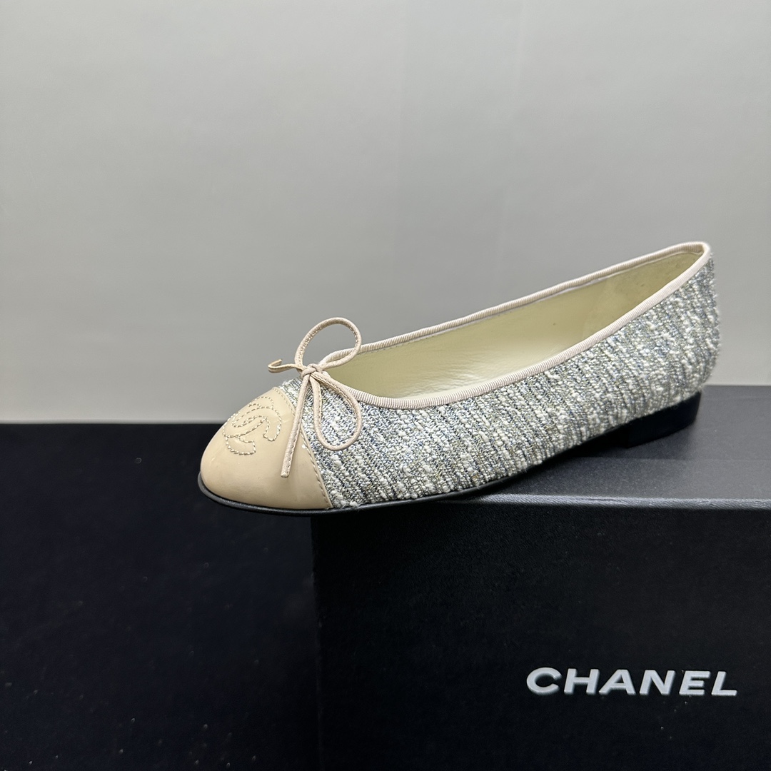 NO:264483,25Fw early spring latest color chanel small fragrance bow ballet flat shoes. Trust me. This is a pair of ballet shoes that can take you to a good place. Upper sheepskin inner sheepskin inner sole Italian leather outsole size 34-41 positive size (34.40.41.42 custom-made non-return and exchange), single shoes, chanel, sheepskin, Leather soles1986090925Fw早春最新配色chanel小香蝴蝶结芭蕾舞平底单鞋 相信我 这是一双能带你去到好地方的芭蕾舞鞋 鞋面羊皮 内里羊皮内里 鞋底意大利真皮大底 码数34-41正码（34.40.41.42定制不退换）,单鞋,chanel,sheepskin,Leather soles,Women's Shoes