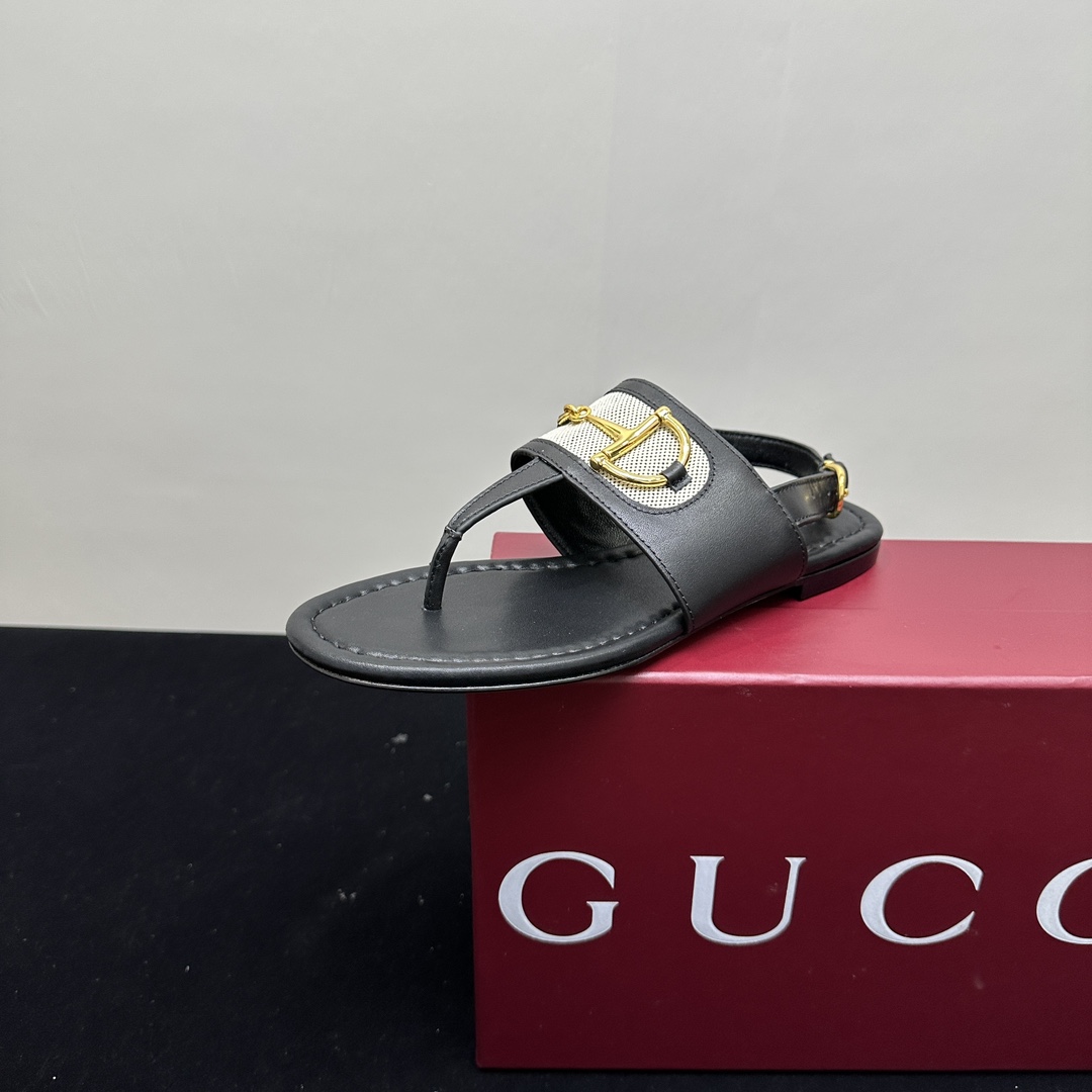 NO:264463,2025 Gucci Gucci Summer Latest D-buckle Light Gold Horse Bit Clip-toed Sandals Flat Flip Flops Upper Imported High-end Sheepskin/Old-Blooded GG Canvas Inner/Foot-up Full Grain Pattern High-end Lambskin Sole Genuine Leather Sole High Flat Heel Size 35-42 (41/40/42 Customized No Returns and Exchanges), Split-toe Shoes, Gucci, Gucci, Sandals, Sheepskin198609092025古奇Gucci古驰夏季最新D字扣浅金马衔扣夹趾凉鞋平底人字拖 鞋面进口高档羊皮/老花GG帆布 内里/垫脚全粒纹高档小羊皮 鞋底真皮底 跟高平跟 配码35-42（41/40/42定做不退换）,分趾鞋,gucci,gucci,sandals,sheepskin,Women's Shoes