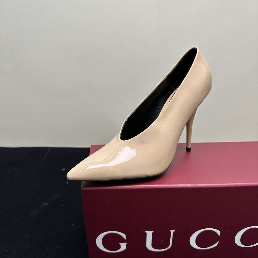 NO:266342,Gucci Gucci's 100-year-old classic style candy color high heel slim heel pointed shoes. Original development, welcome to a versatile series that is easy to wear!  The upper is made of imported beef patent leather, the inner tiptoe imported sheepskin, the Italian imported genuine leather sole size 34-41 (customized on 34 40/41), high heels, gucci, gucci, high heels, sheepskin19860909Gucci 古奇古驰万年经典款时尚糖果色彩色高跟细跟尖头单鞋 原版开发,欢迎 超好穿的百搭系列！ 鞋面采用进口牛漆皮 内里踮脚进口羊皮 意大利进口真皮鞋底 码数34-41（34 40/41定制）,高跟鞋,gucci,gucci,high heels,sheepskin,Women's Shoes