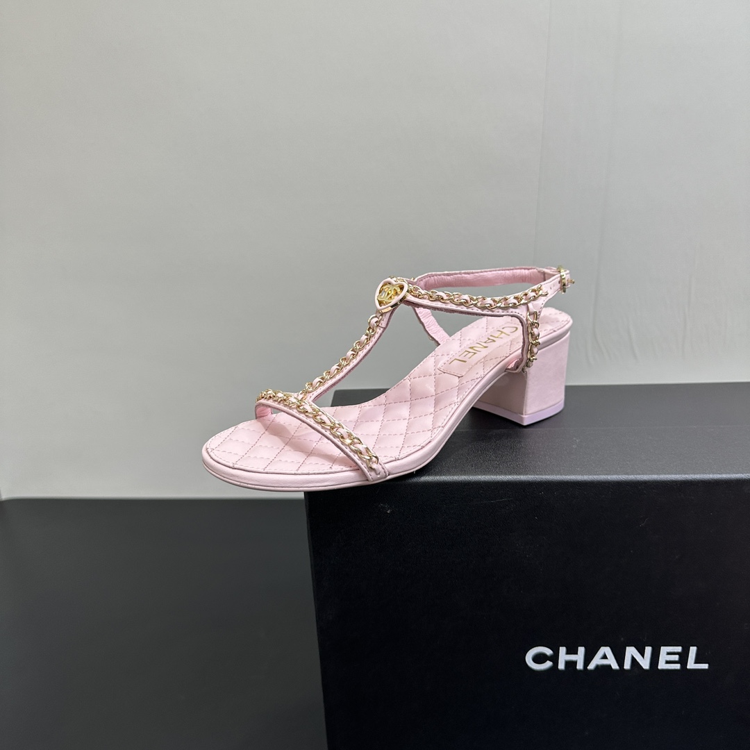 NO:419271,Chanel 2025ss Spring and Summer latest show fashion chain decoration diamond insole high heel sandals Accurate to 11 Light luxury without tiring your feet, you can match spring and summer clothing at will, showing more texture and taste, simple and luxurious appearance, even if it is just a sandal, it is definitely a must-have pair for summer shoe cabinets, upper sheepskin inner sheepskin inner heel height 6cm outsole Italian leather outsole size 35-39 (40.41 custom made without return), sandals, chanel, chanel, sandals, sheepskin, Leather soles19860909Chanel 小香香奈儿2025ss春夏最新走秀时装 链条装饰菱格鞋垫高跟凉鞋 精确到11 轻奢而不累脚、上脚可随意搭配春夏的服饰、更加彰显质感和品味、简约中带奢华的外观、哪怕只是一款凉鞋 绝对是要在夏日鞋柜必备双 鞋面羊皮 内里羊皮内里 跟高6cm 大底意大利真皮大底 码数35-39（40.41订做不退换）,凉鞋,chanel,chanel,sandals,sheepskin,Leather soles,Women's Shoes