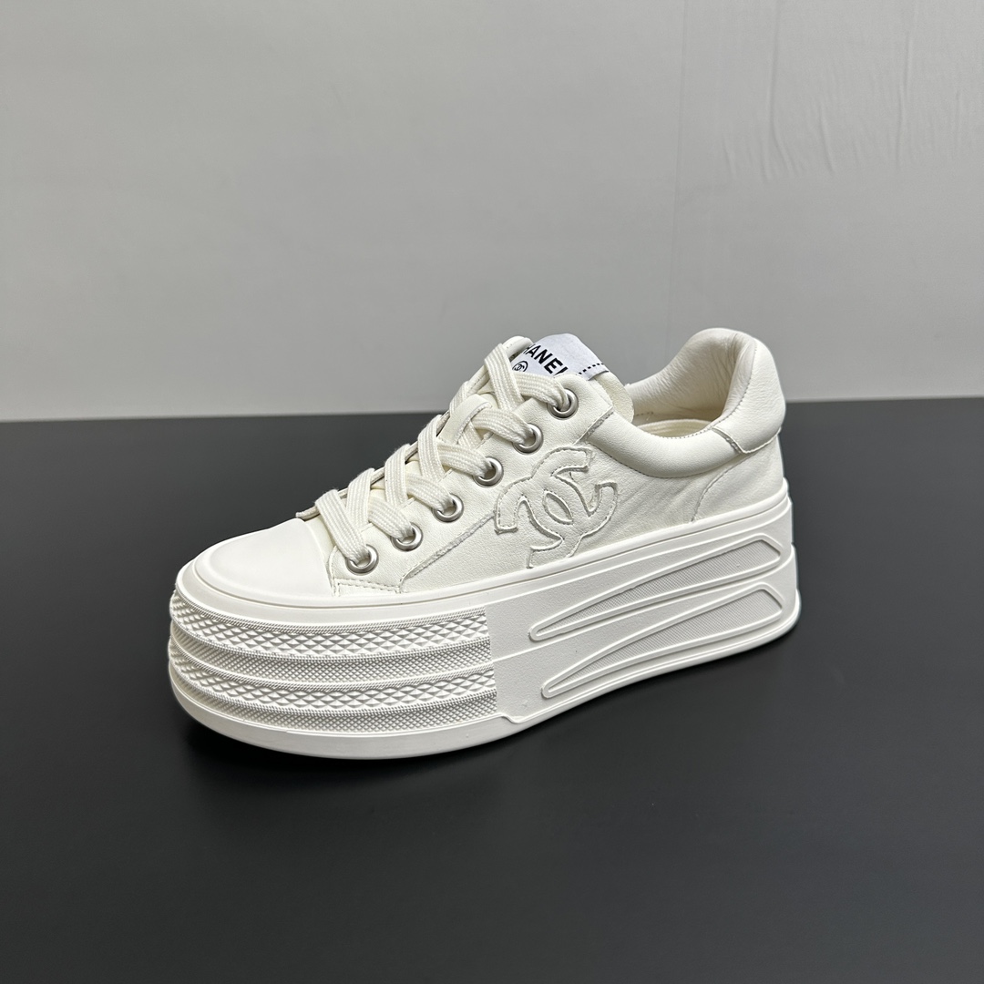 NO:481950,Chanel Chanel's new cowhide thick-soled biscuit shoes panda shoes white shoes internet celebrity celebrity Xiaohongshu is chasing hot recommendations, making you look slim and long legs, high appearance and comfortable to increase height, minimalist style, cowhide fabric, water-dyed cowhide footbed original open mold high elastic rubber sponge cake sole Size35-39 40 set, casual shoes/sports shoes, chanel, chanel, sneakers, cowhide19860909Chanel香奈儿新款牛皮面厚底饼干鞋熊猫鞋小白鞋 网红明星小红书狂追热推 显瘦显腿长 高颜值舒适增高 极简的风格 牛皮面料 水染牛皮垫脚原版开模高弹橡胶松糕大底 Size35-39 40定,休闲鞋/运动鞋,chanel,chanel,sneakers,cowhide,Women's Shoes