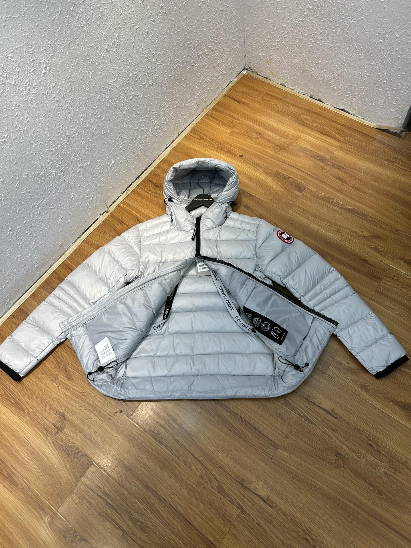 High-End Female Suit with Dust Bag, Goose: Colors and Sizes Available - 图片 2