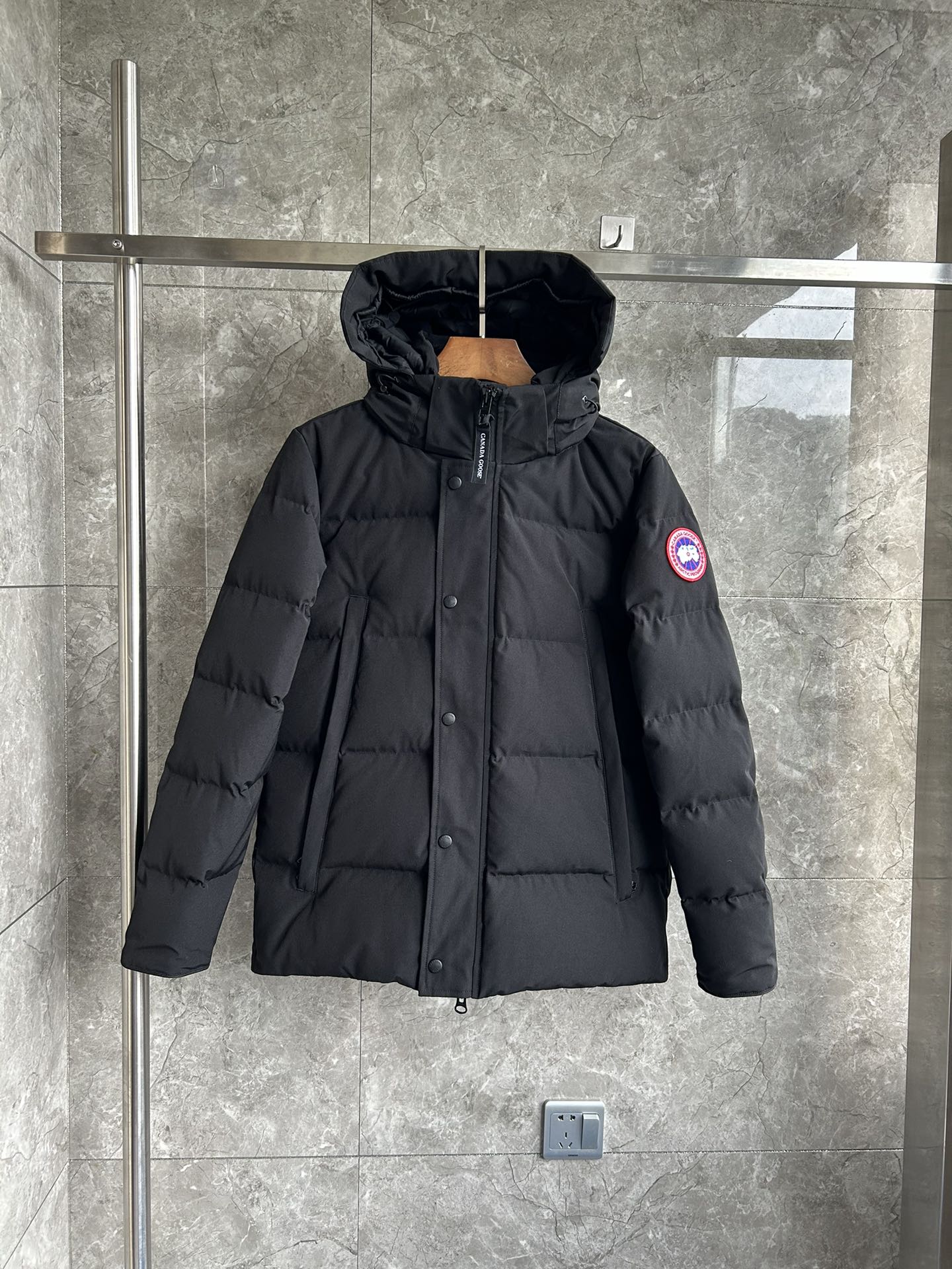 NO:600257,Canada Goose Wyndham parka 29 styles, 2048, same style for men and women, hat, personal favorite, simple and elegant, clean and tidy, Arctic and Antarctic scientific expedition teams and others choose Canada Goose as their cold wear, the Rolls Royce of down jackets. SIZE: XS-XXL [with size chart],, down jacket, hats, alexander wang19860909加拿大鹅Wyndham派克大衣29款2048男女同款,帽子,个人最喜欢的 简约大气 干净利索,南北极科考队等都选择加拿大鹅作为御寒装,羽绒服界的劳斯莱斯. SIZE:XS-XXL【附尺码表】,,down jacket,hats,alexander wang,Men's clothing