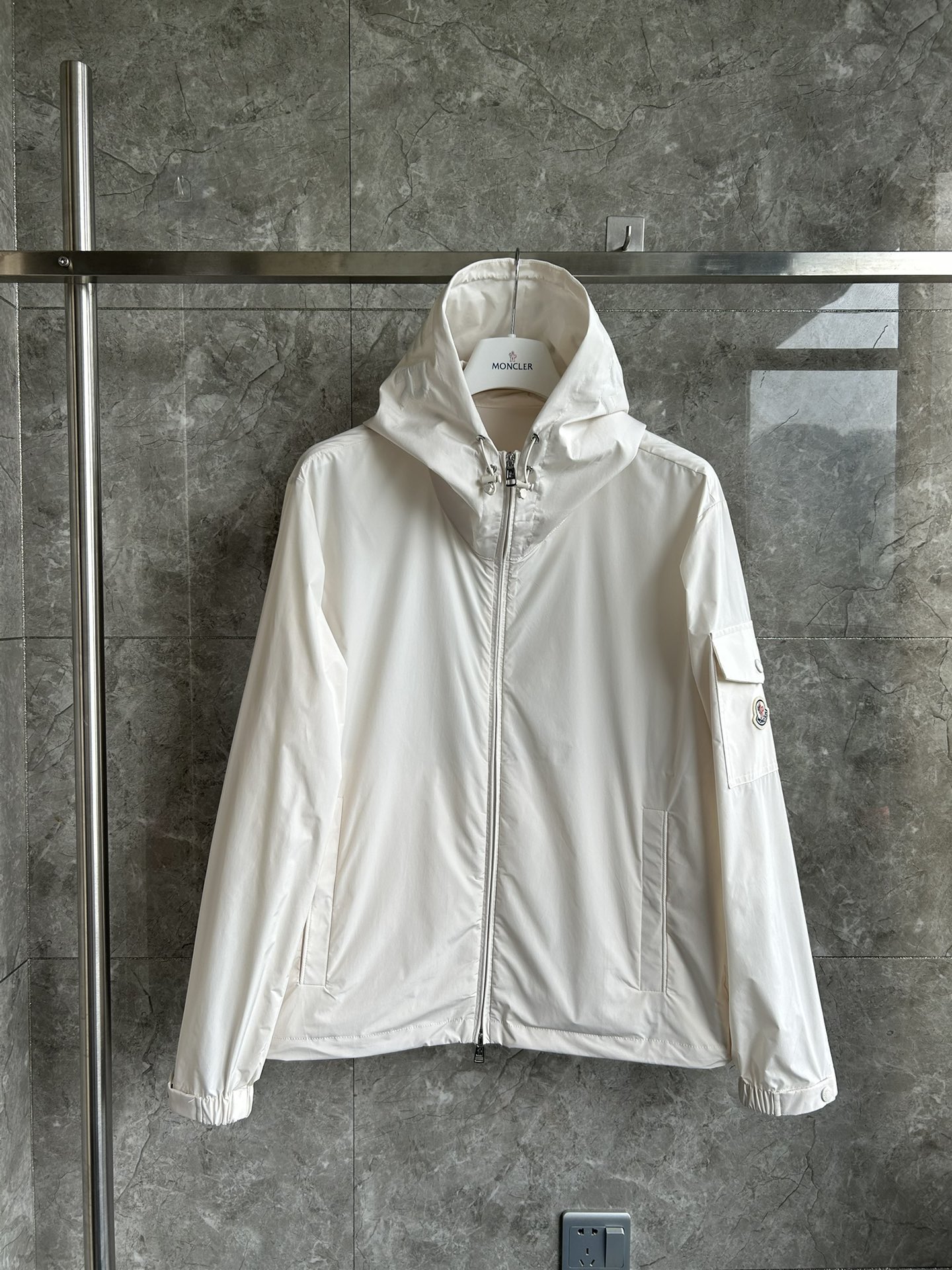 Moncler Jacket 07897