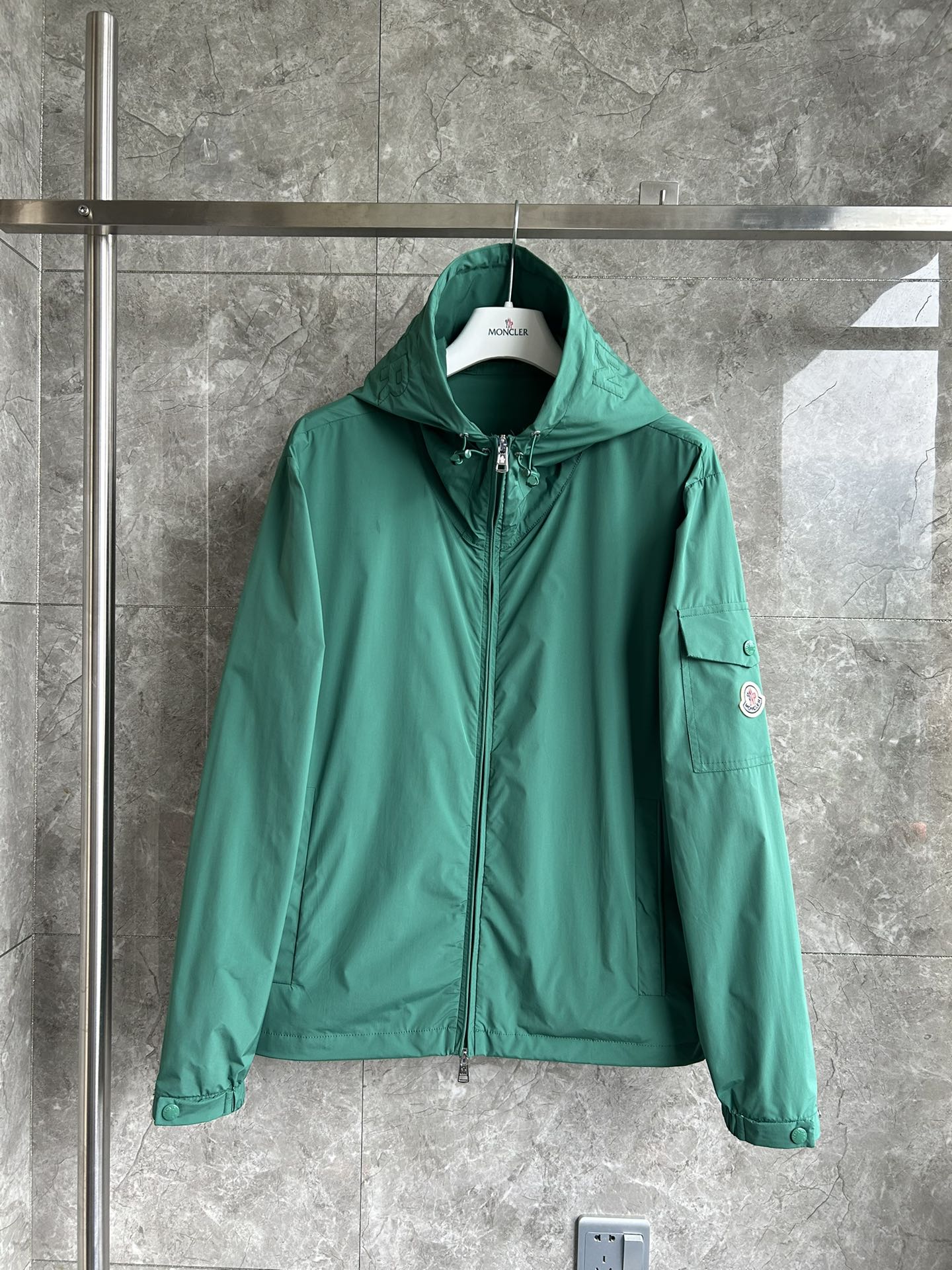 Moncler Jacket 07898