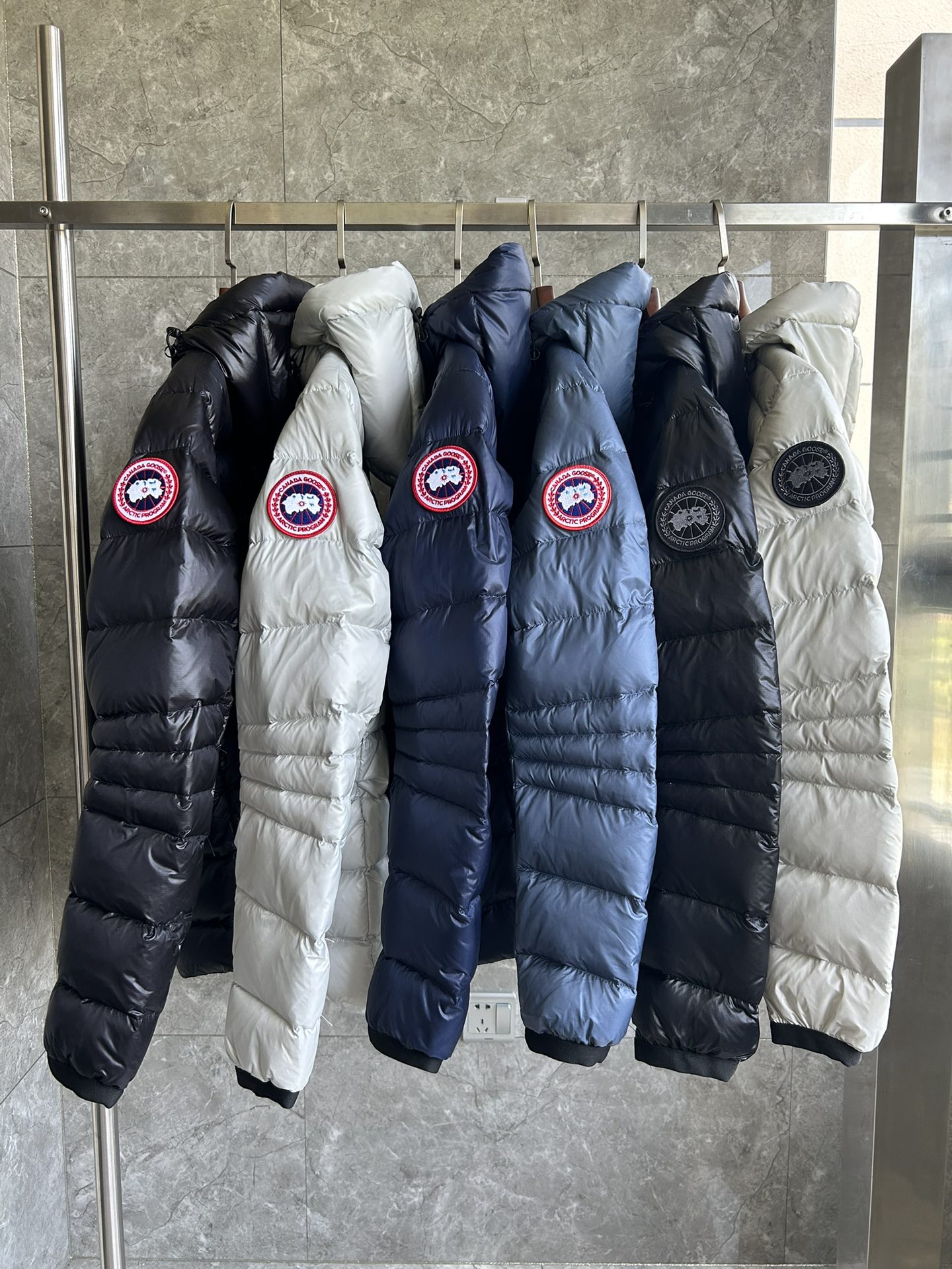 Crofton Lightweight Jacket: Unisex Style, Multiple Colors, and Size Options 7 i1754625028 6251 7