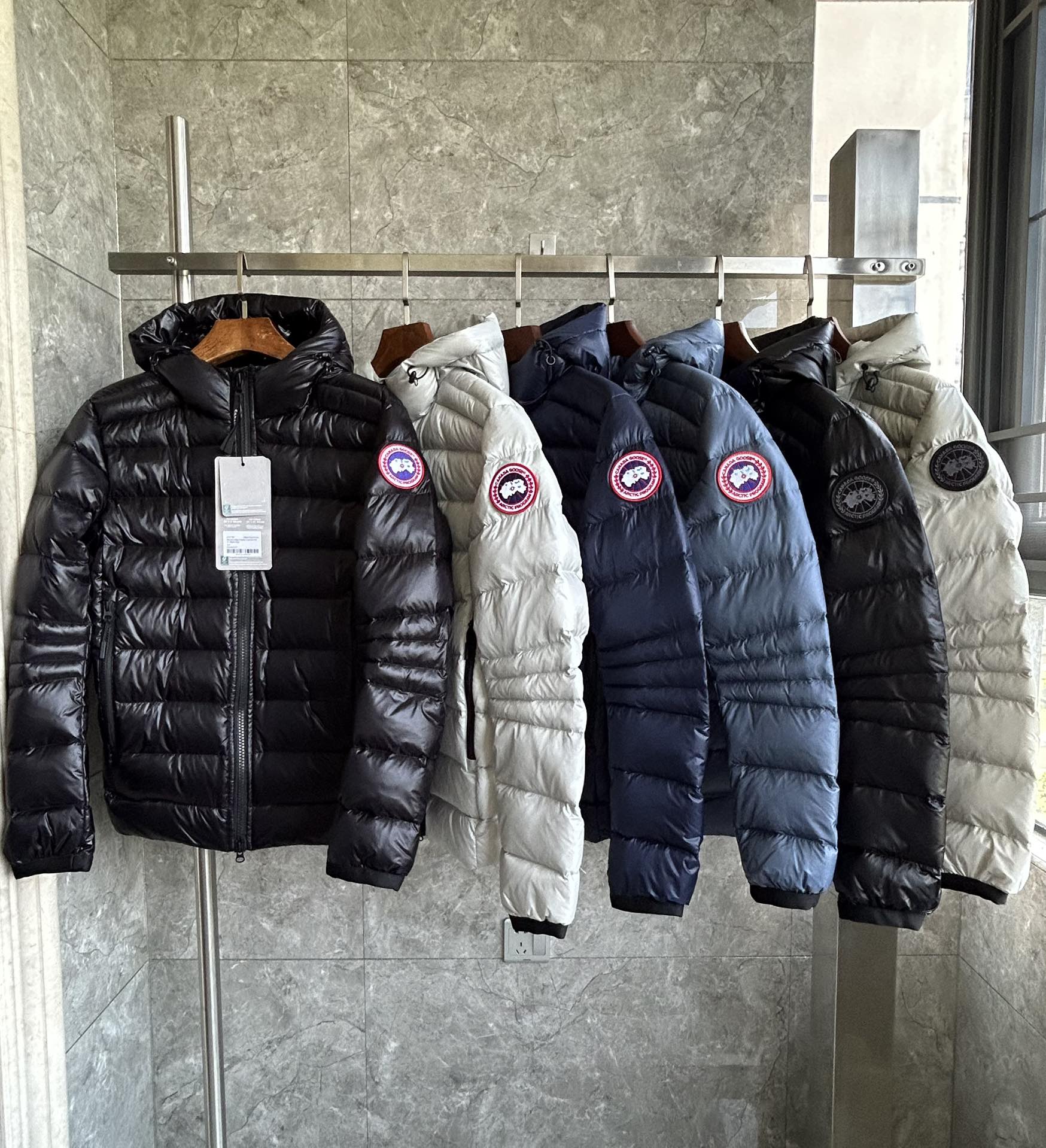 Crofton Lightweight Jacket: Unisex Style, Multiple Colors, and Size Options 2 i1754625028 708 4