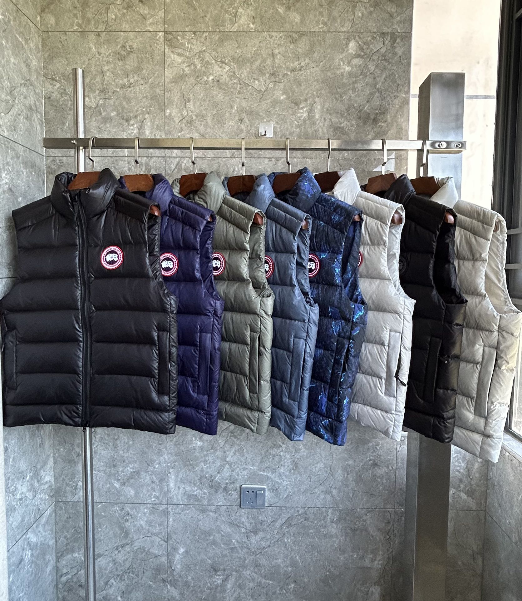 Crofton Men's Down Vest - Lightweight & Warm Padded Winter Outerwear 3 i1754713723 1950 3