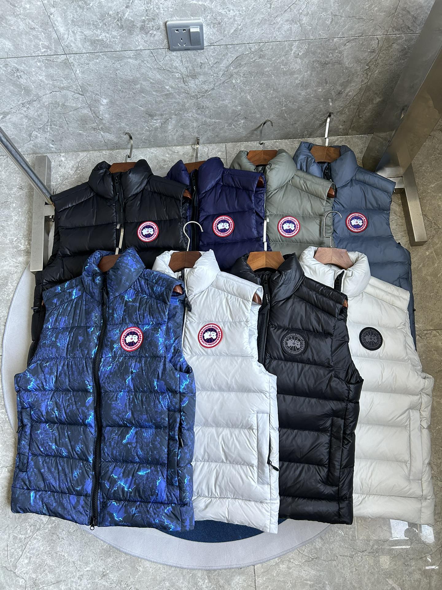 Crofton Men's Down Vest - Lightweight & Warm Padded Winter Outerwear 5 i1754713724 5640 4