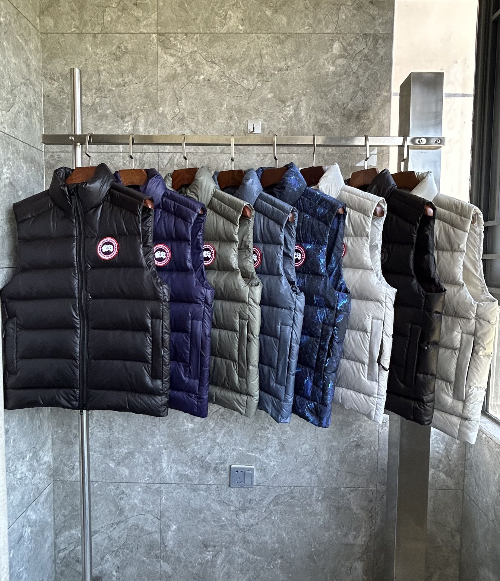 Crofton Men's Down Vest - Lightweight & Warm Padded Winter Outerwear 4 i1754713724 6972 8