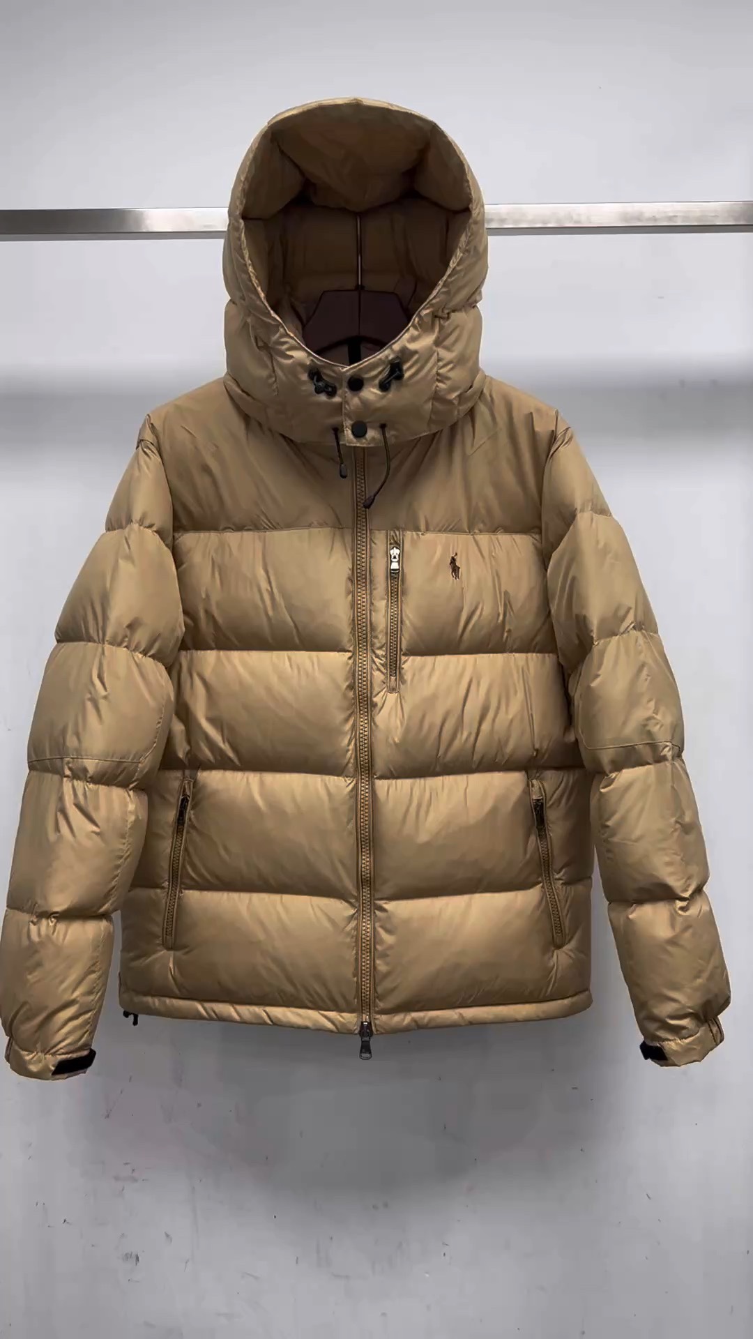 _dm_9saQT_oqeYRvPyzy70NilyoCIiDmsj5I_x4A