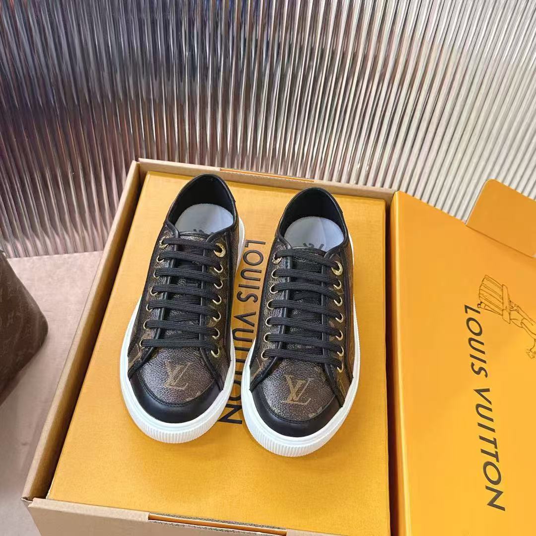 NO:495588,LV | Louis Vuitton 2025 Spring and Summer New Model, Top version, the original version is consistent, the counter focuses on the latest model, canvas shoes, hard goods are on the newest, purchasing level!  Full of high-end feeling!  A popular model from domestic and foreign bloggers, retro and fashionable, beautiful!  Official website main model★ ━━━━━━ t ━━━━━━━━━━━━━━━━━━━━━━━━━━━━━━━━━━━━━━━━━━━━━━━━━━━━━━━━━─Original custom cowhide fabric inner niulli outsole tpu high-end sole Shoes: (35-40 women’s size 41 orders) (men’s size 3919860909LV | 路易威登 2025 2025春夏新款 顶级版本原版一致 专柜主打最新款 帆布鞋 硬货上新 代购级别！高级感十足！国内外博主刷爆的一款,复古又时髦上脚美炸了！官网主推款★ ━━━━━ t ━━━━━ 鞋面原版订制牛皮面料 内里牛里 大底tpu高端大底 鞋码:（35-40女码41订）（男码39–44）45订,休闲鞋/运动鞋,louis vuitton,louis vuitton,sneakers,cowhide,Women's Shoes