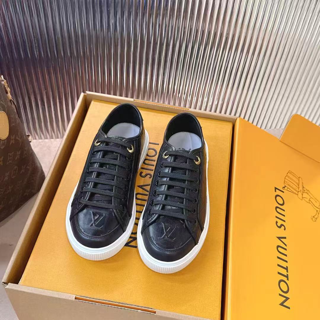 NO:446607,LV | Louis Vuitton Spring and Summer New Model, Top Version, The original version is consistent, the counter is the latest model, Canvas Shoes, Hard Products New, Purchase Level!  Full of high-end feeling!  A popular model from domestic and foreign bloggers, retro and fashionable, beautiful!  Official website main model★ ━━━━━ t ━━━━━━━━━━━━━━━━━━━━━━━━━━━━━━━━━━━━━━━━━━━━━━━━━━━━━━━━━━━━━──────45-41, casual shoes/sports shoes, louis vuitton, louis vuitton, sneakers, cowhide19860909LV | 路易威登  春夏新款 顶级版本原版一致 专柜主打最新款 帆布鞋 硬货上新 代购级别！高级感十足！国内外博主刷爆的一款,复古又时髦上脚美炸了！官网主推款★ ━━━━━ t ━━━━━ 鞋面原版订制牛皮面料 内里牛里 大底tpu高端大底 鞋码: 35-41,休闲鞋/运动鞋,louis vuitton,louis vuitton,sneakers,cowhide,Women's Shoes