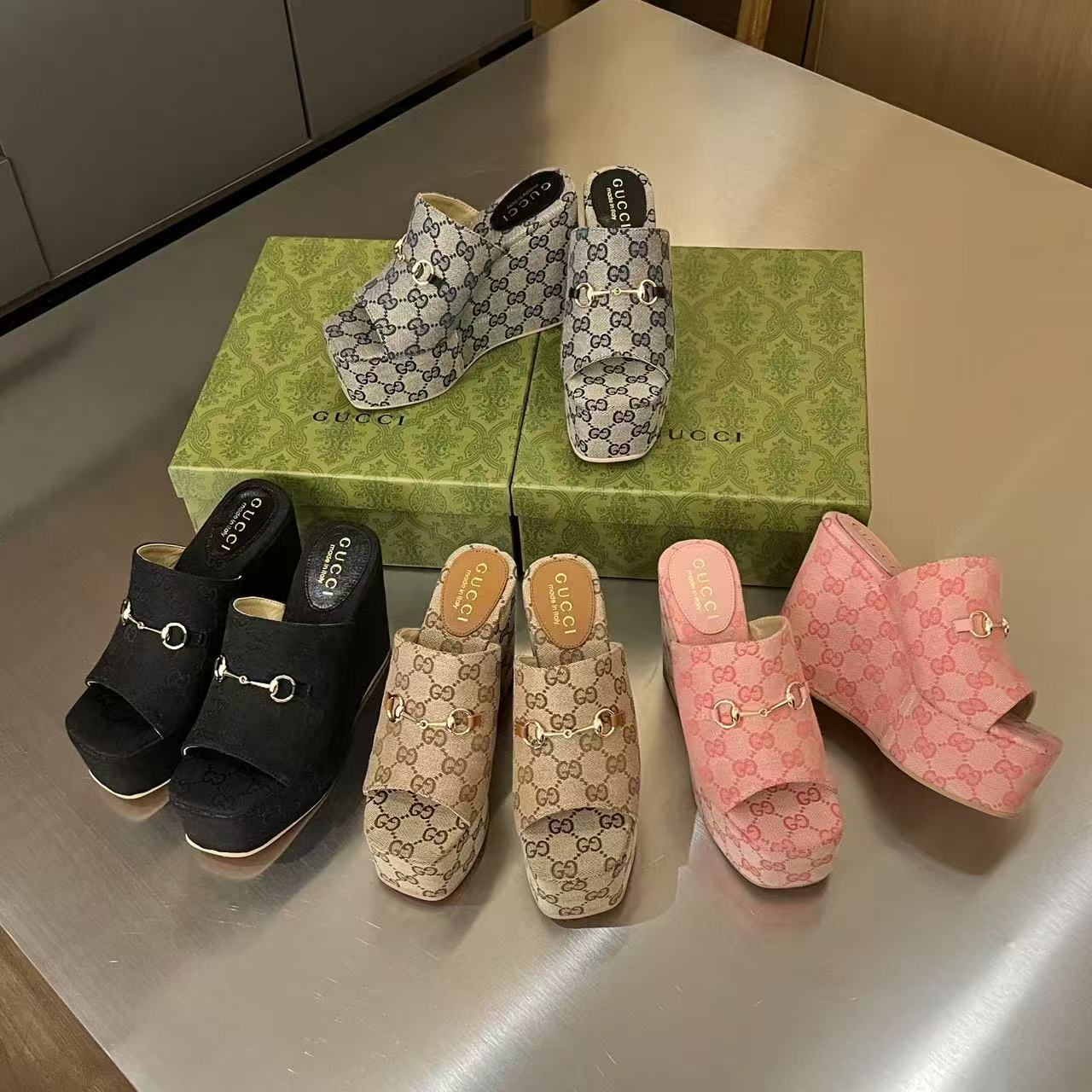 NO:262316,Cucci 25 spring and summer new thick-soled sandals, original replica size 35--41:, high heels slippers, high heels, slippers19860909cucci 25春夏新款厚底凉拖,原版复刻 35--41码:,高跟鞋拖鞋,high heels,slippers,Women's Shoes