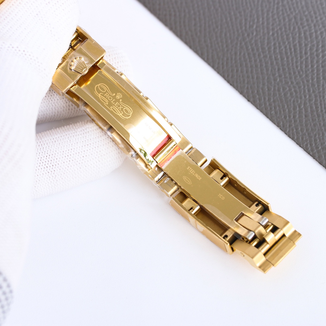 Luxury Rolex GMT II Watch with Austrian Diamonds and Gold Shells - 图片 9