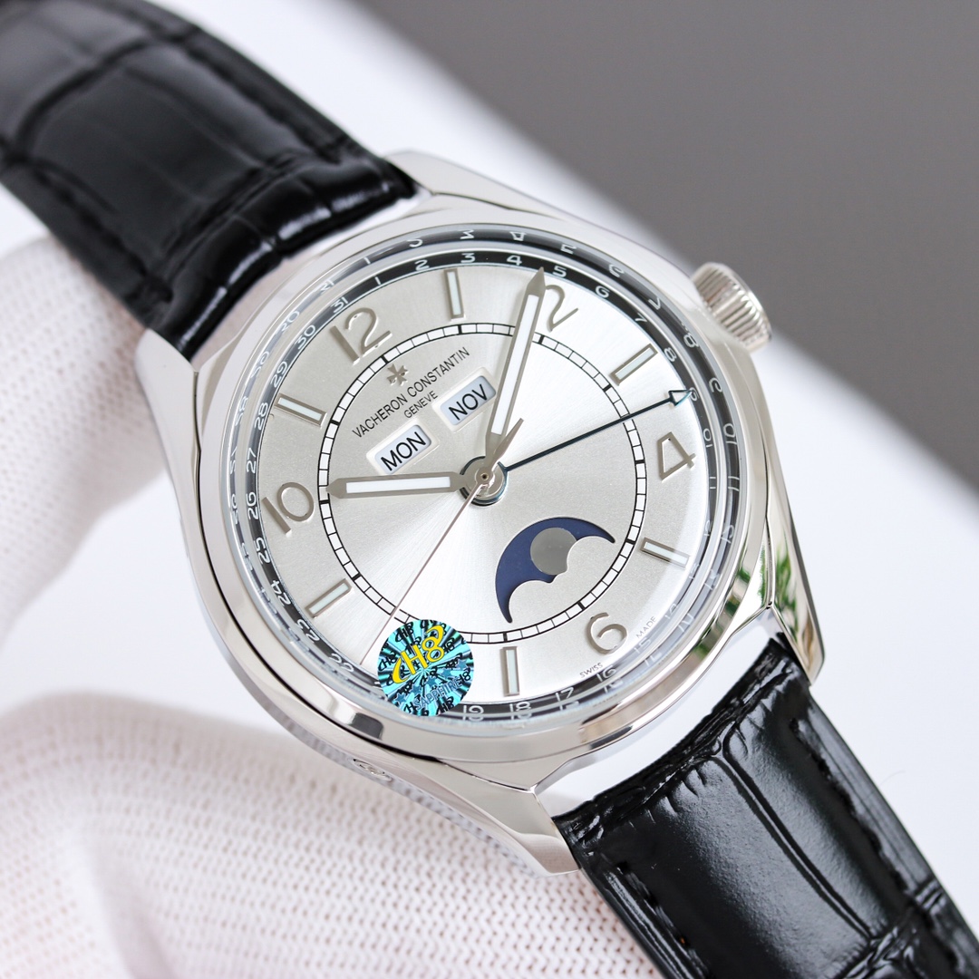 NO:146034,White shell Gold shell  GR masterpiece - [VC Vacheron Constantin Wulu - FIFTYSIX full calendar series] watch [Model] 4000E/000A-B/B439/B438/B065 [Case] ​​Size 40mm×13mm, truly synchronized original. The screw-in crown and unique box sapphire crystal mirror improve wear resistance while retaining the retro FIFTYSIX Wulu series  The charm. [Dial] Two rectangular windows at 12 o'clock can display the week and month respectively. The date display is located on the outer edge of the dial, indicated by a baked blue hand with arrows. The 6 o'clock position is the moon phase display, composed of a blue night sky and a platinum moon. The scale circle is matched with the Arabic numerals made of platinum and rod-shaped hour markers, which complement the deep moon phase disc. [Movement] strives for perfection at any cost and lasts for 18 months. It has been newly developed for 2460  QCL/1 automatic winding movement perfectly corrects the shortcomings of other versions in the market ① The balance wheel position is consistent with the original version; ② All the quick-tuning button positions and functions are exactly consistent with the original version. ③ The calendar pointer is consistent with the original version and is hidden under the hour hand. The subtleties show the true seal, and truly achieve the only highest version in the market!  [Watch Buckling] Plaid calfskin strap imported from Italy, the stainless steel folding buckle is a half-Malta cross shape, polished to show low-key elegance., christian louboutin, vacheron, cowhide19860909白壳 金壳 GR力作——【VC江诗丹顿伍陆之型—FIFTYSIX全日历系列】腕表【型号】4000E/000A-B/B439/B438/B065【表壳】尺寸40mm×13mm,真正同步原装.旋入式表冠和造型独特的盒式蓝宝石水晶镜面,提升耐磨耐用性的同时,保留了FIFTYSIX伍陆之型系列的复古韵味.【表盘】12点钟位置两个矩形视窗,分别可以显示星期和月份.日期显示位于表盘外缘,由带箭头的烤蓝指针指示.6点钟位置为月相显示,由蓝色的夜空和白金月亮组成.刻度圈配以白金材质的阿拉伯数字和棒状时标,与深邃的月相盘相映生辉.【机芯】不惜成本力求完美历时18个月,全新研发2460 QCL/1自动上链机芯,完美修正市场其他版本的不足之处①摆轮位置与原版一致；②所有快调按键位置及功能均与正品完全一致.③日历指针等位与原版一致隐藏于时针之下.细微之处见真章,真正做到市场唯一最高版本！【表带扣】格纹意大利进口小牛皮表带,精钢折叠式表扣呈半马耳他十字造型,经抛光处理,尽显低调优雅.,,christian louboutin,vacheron,cowhide,Watch