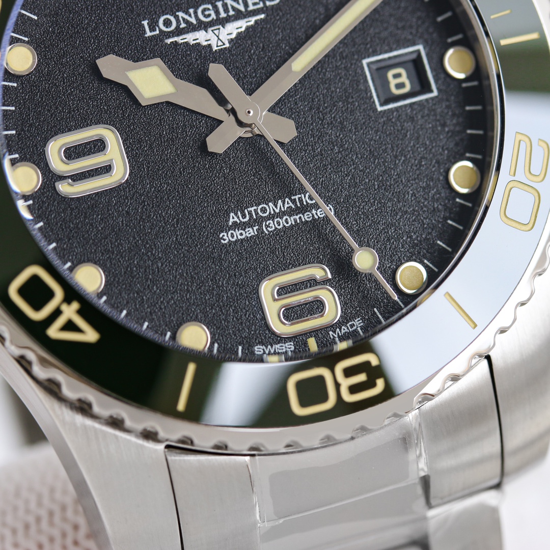 Longines HydroConquest L3.781.4.05.6 stainless steel case and bracelet, green bezel, dark gray dial 41mm Men's Automatic