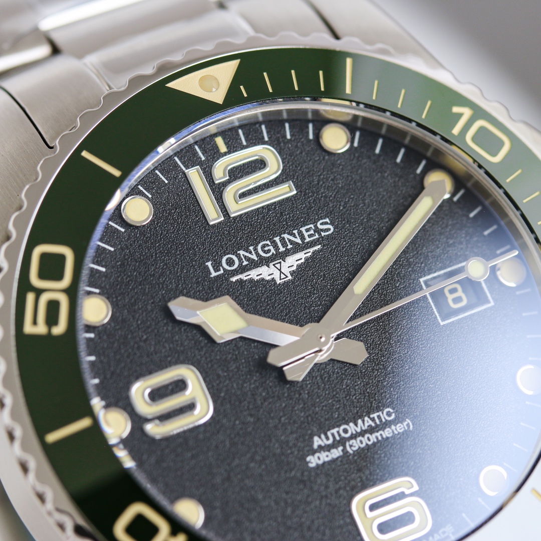 Longines HydroConquest L3.781.4.05.6 stainless steel case and bracelet, green bezel, dark gray dial 41mm Men's Automatic