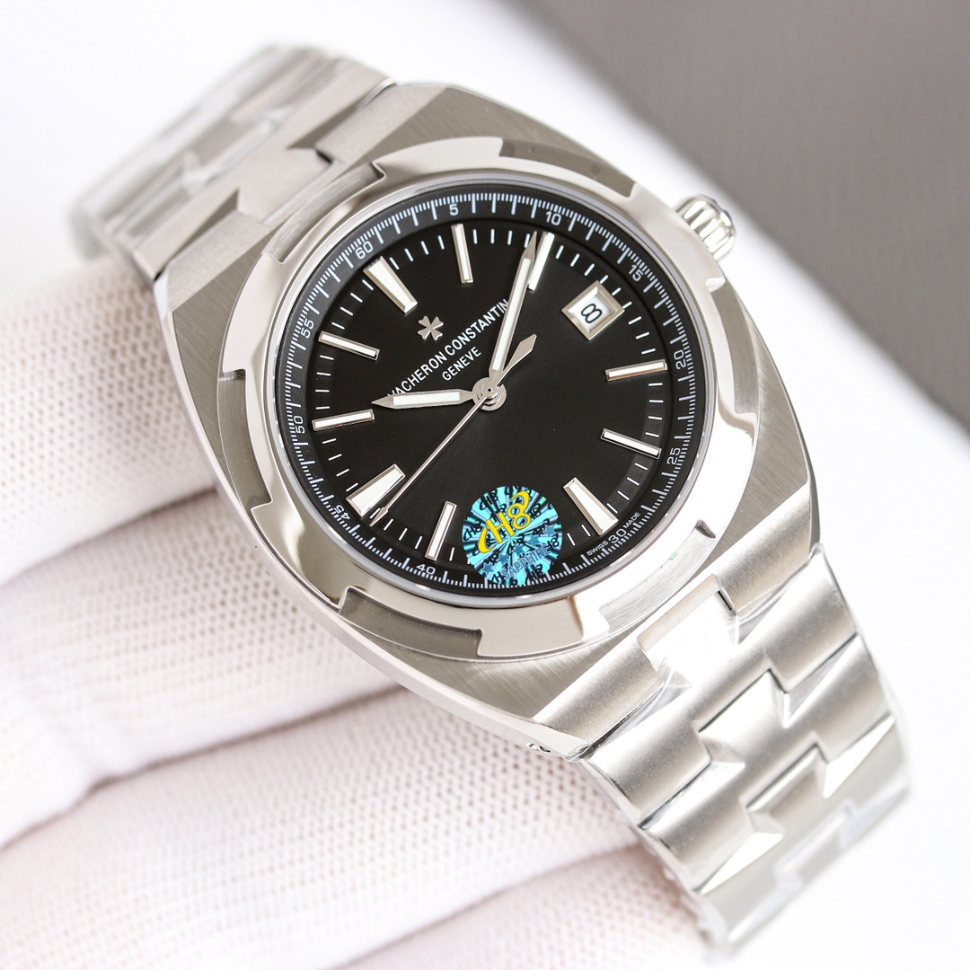 统一价：650 男人一生能有几次博，戴上纵横四海博一博站上人生巅峰；推荐款 ：江诗丹顿 纵横四海系列腕表，原装1:1开模 ，扬帆起航，一起纵横四海！VC 家族式十字架Logo采用钻石刀切割工艺。字面条钉夜光更亮、更佳持久！表壳：尺寸41mm，原装加持下1:1还原原装结构，分为圈口、中壳、固机罩、底盖四个部分。表带：采用精钢材质打造，机芯：西铁城8215机芯。