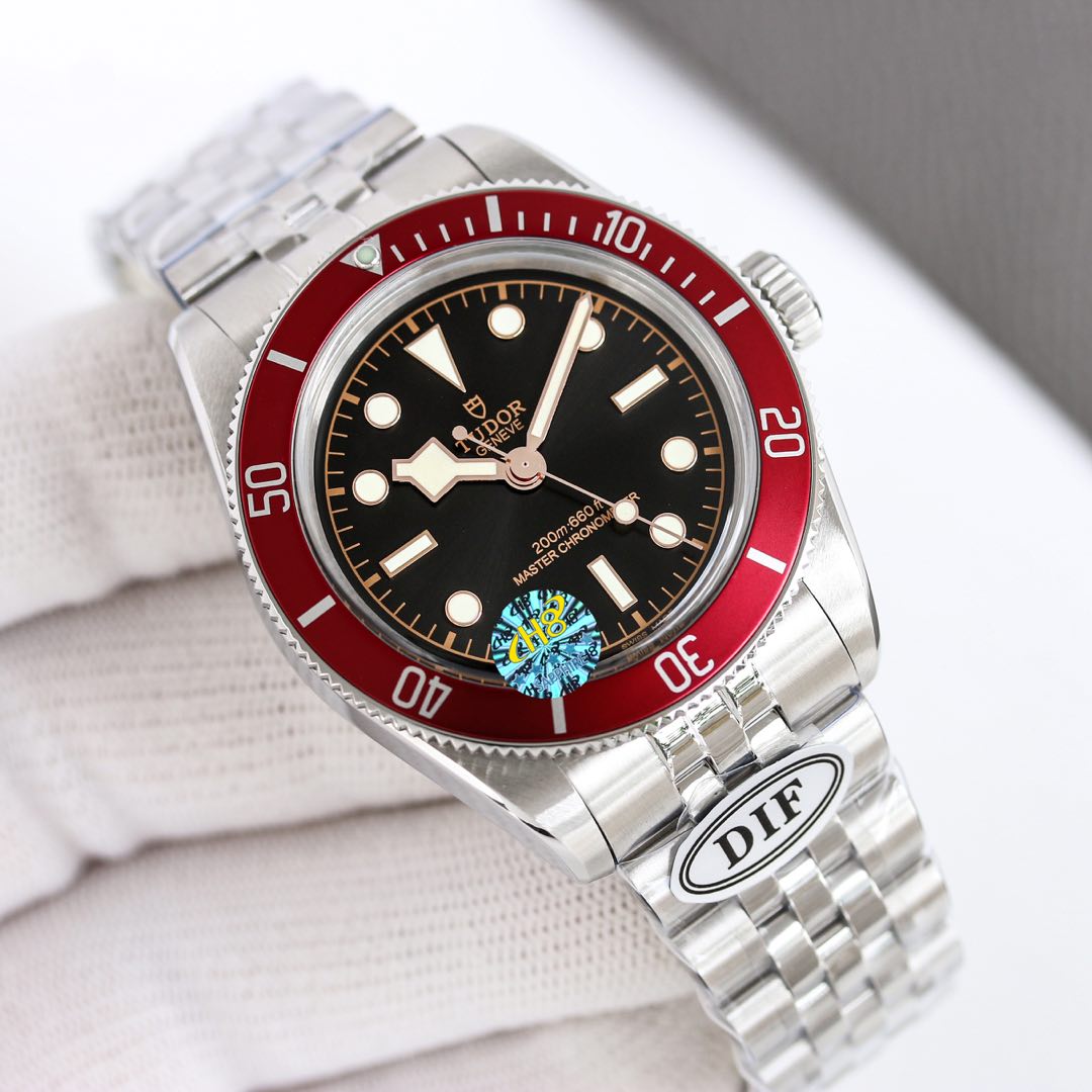 Tudor Black Bay 41 Burgundy M7941A1A0RU-0003 stainless steel case and bracelet, red bezel, black dial 41mm Unisex Automatic