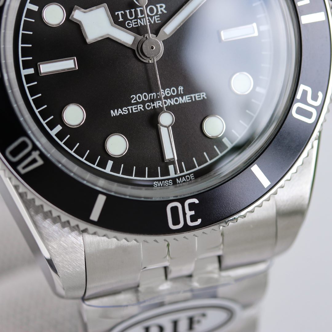 Tudor Black Bay 41 M7941A1A0NU-0003 Steel case, black bezel, black dial, steel bracelet 41mm Men's Automatic