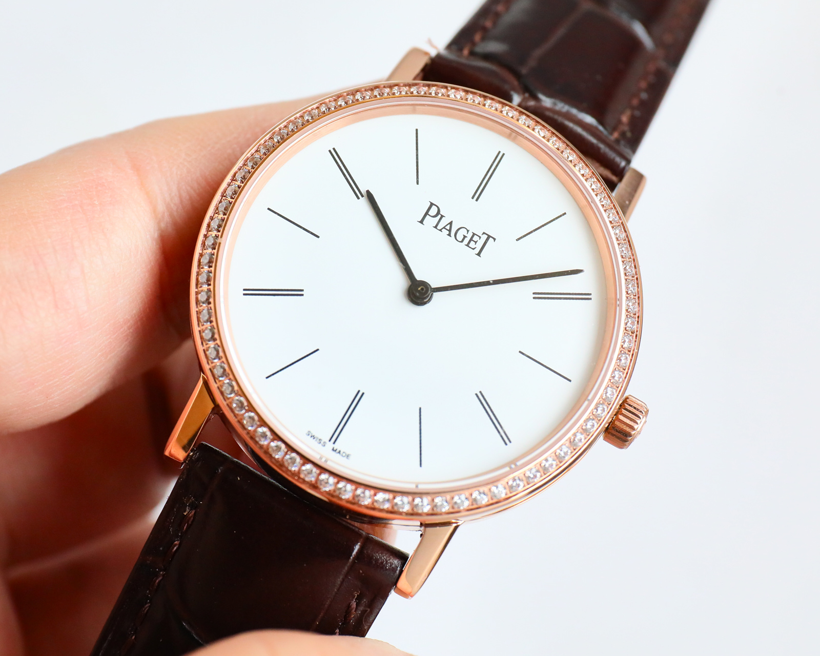 Piaget Altiplano rose gold case, diamond bezel, white dial, black leather strap 38mm Men's Mechanical
