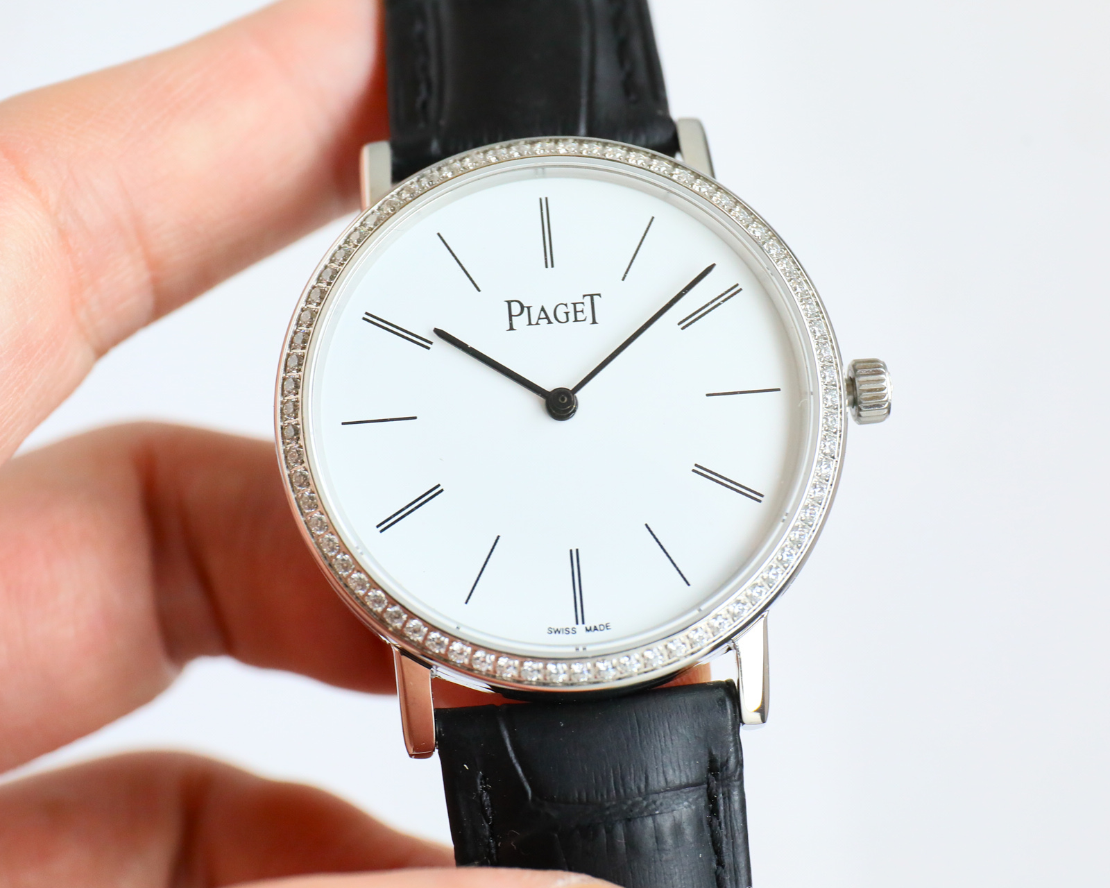 Piaget Altiplano rose gold case, diamond bezel, white dial, black leather strap 38mm Men's Mechanical